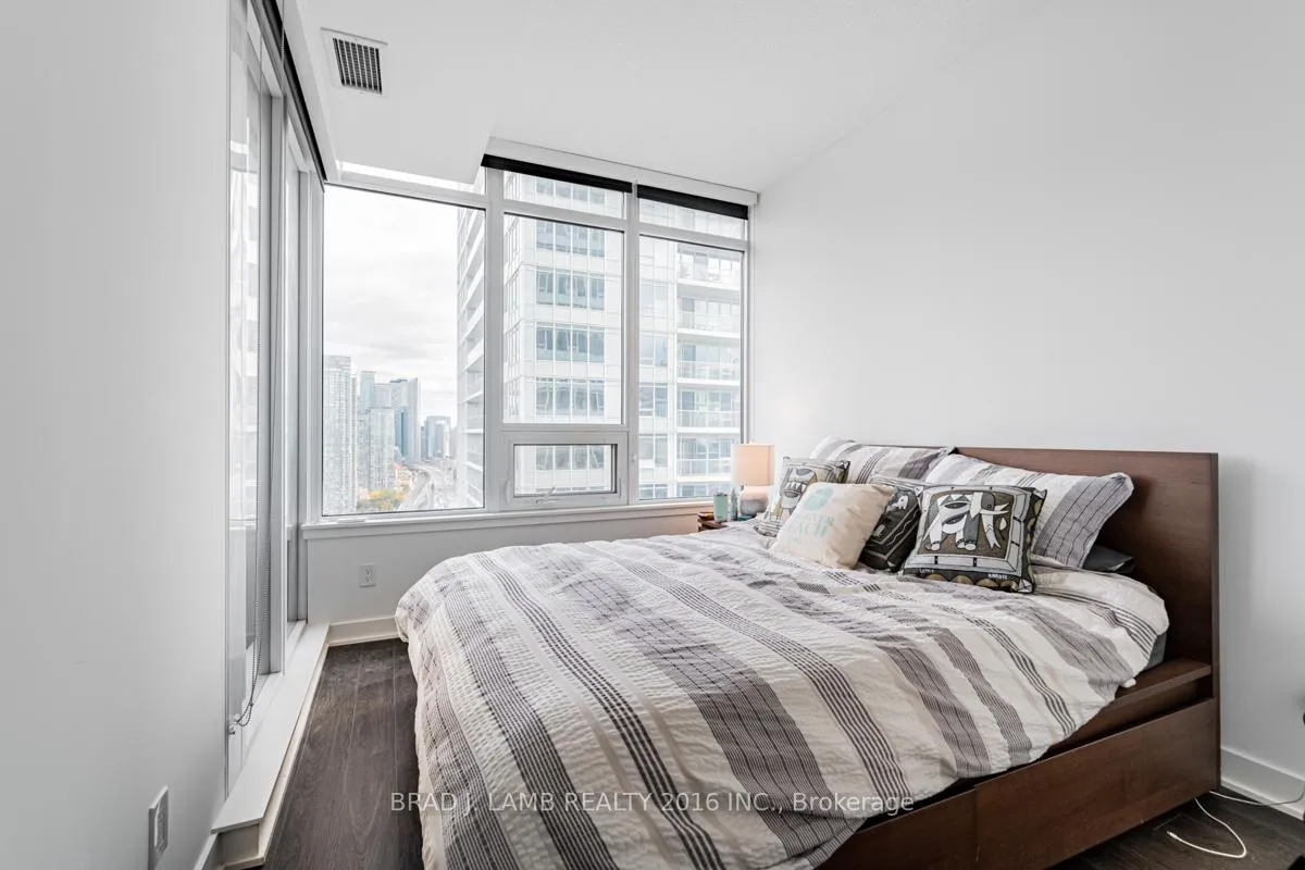 Photo 11 of Unit 3208, 19 Bathurst Street, Toronto, Waterfront Communities — HOMEH