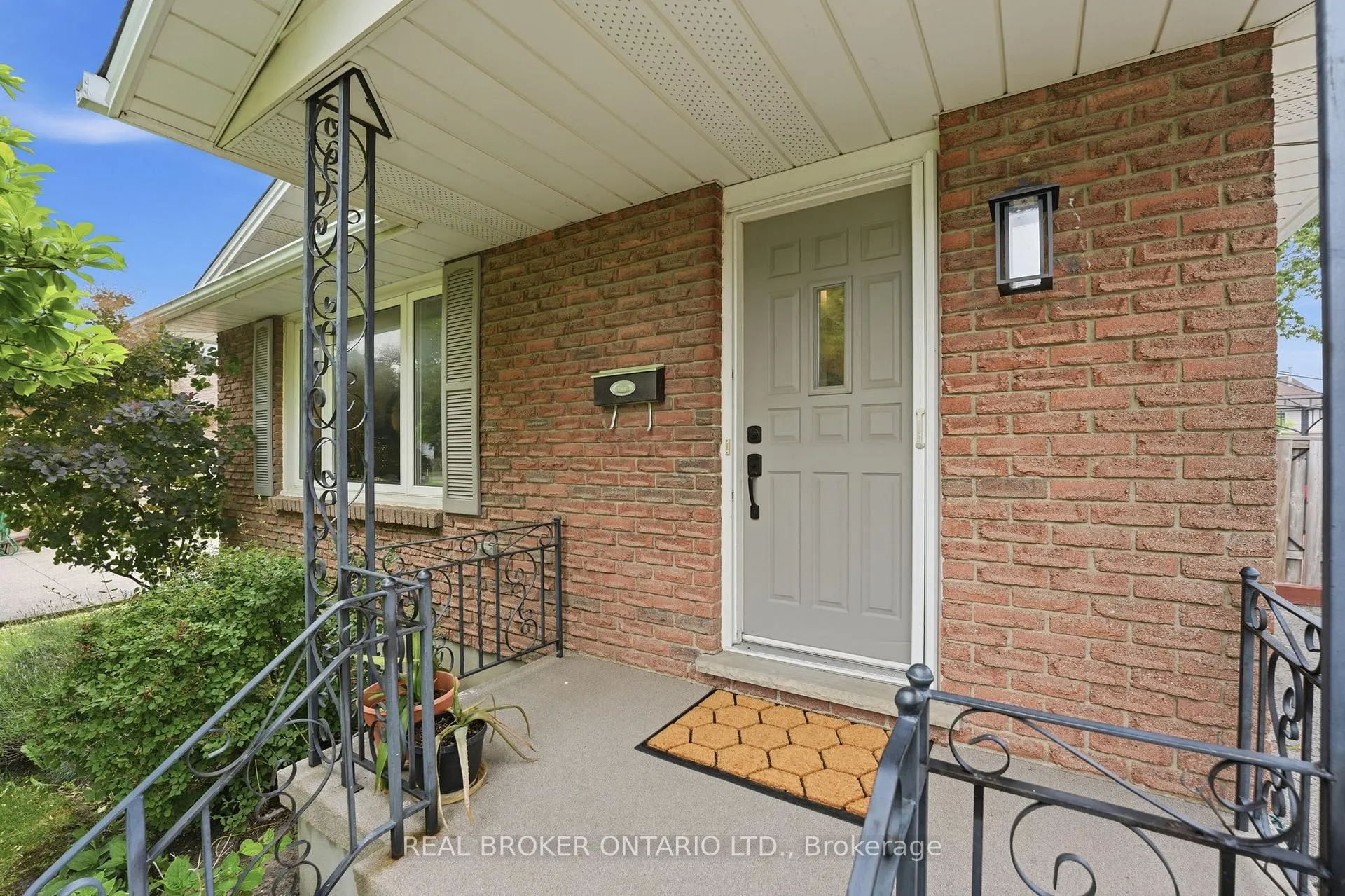 Photo 7 of 7996 Paddock Trail, Niagara Falls, Ascot — HOMEH