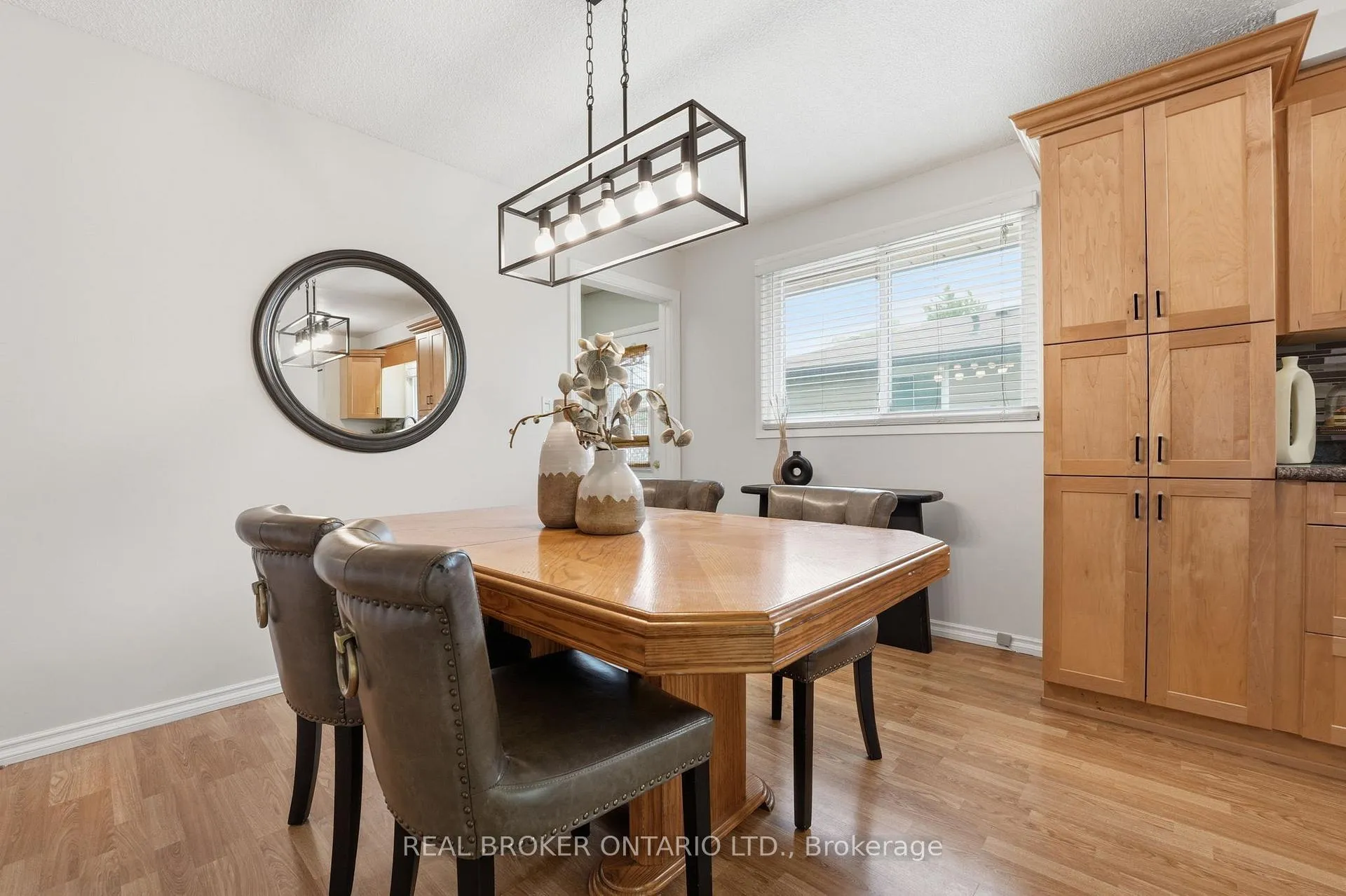Photo 12 of 7996 Paddock Trail, Niagara Falls, Ascot — HOMEH