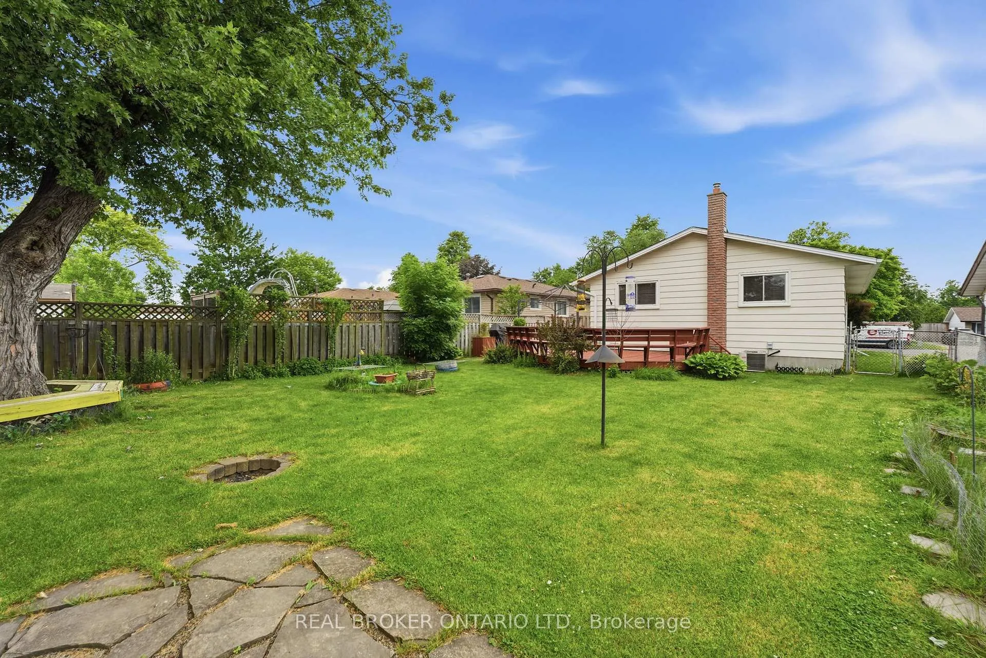 Photo 39 of 7996 Paddock Trail, Niagara Falls, Ascot — HOMEH