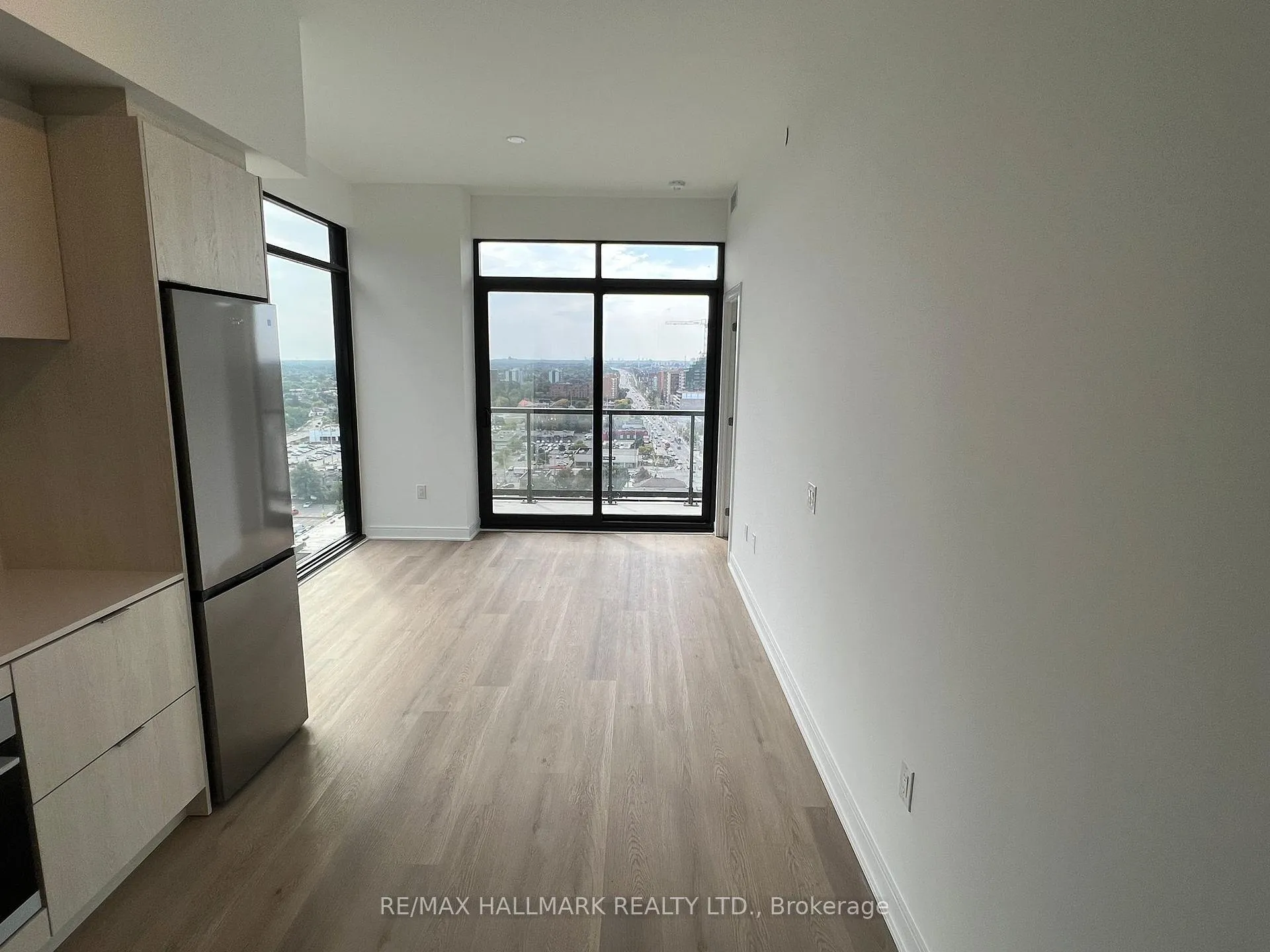 Photo 8 of Unit 1701, 86 Dundas Street E, Mississauga, Cooksville — HOMEH