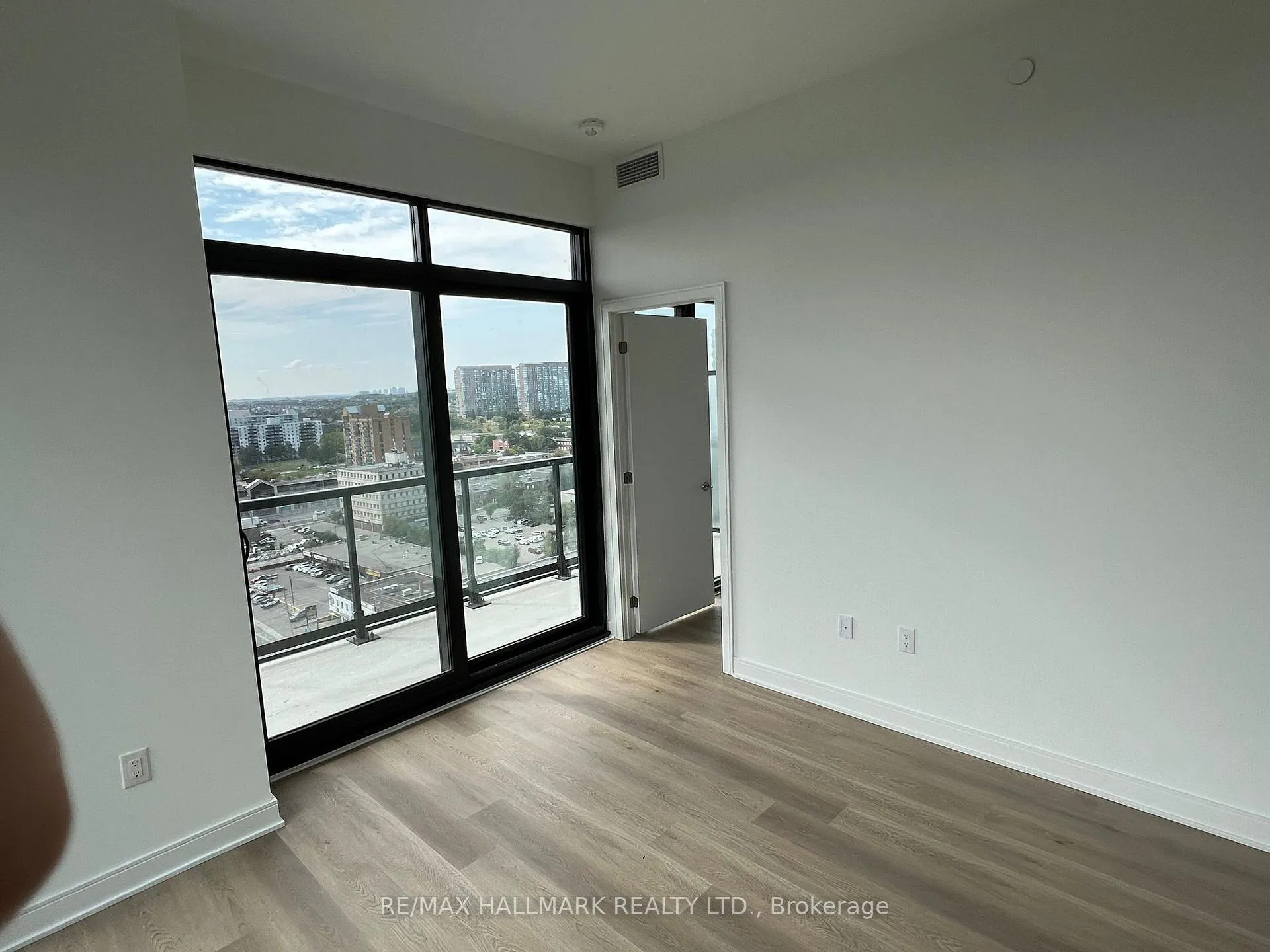 Photo 11 of Unit 1701, 86 Dundas Street E, Mississauga, Cooksville — HOMEH