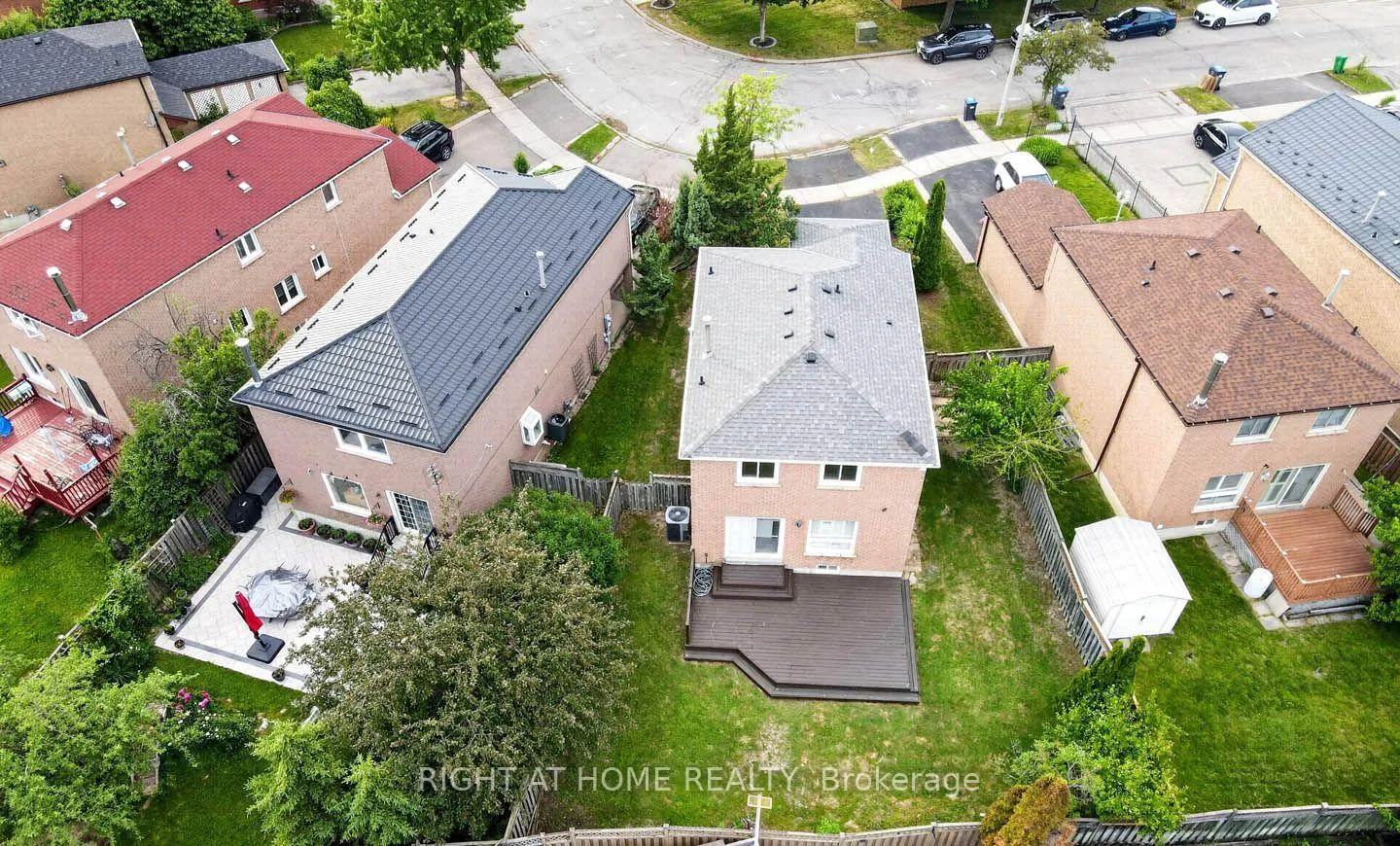 Photo 3 of 247 Glenn Hawthorne Boulevard, Mississauga, Hurontario — HOMEH
