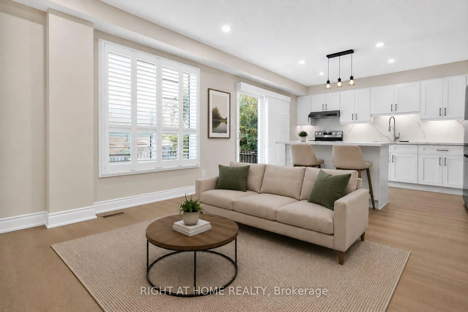 Photo 10 of 247 Glenn Hawthorne Boulevard, Mississauga, Hurontario — HOMEH