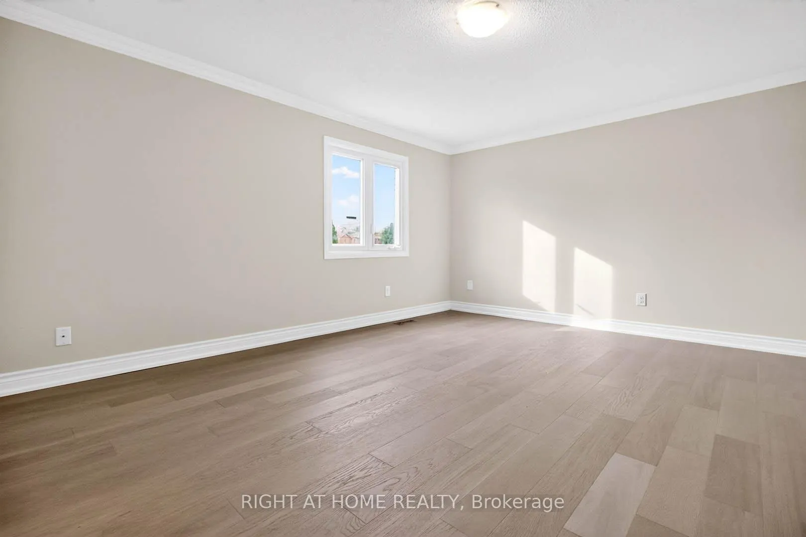 Photo 21 of 247 Glenn Hawthorne Boulevard, Mississauga, Hurontario — HOMEH