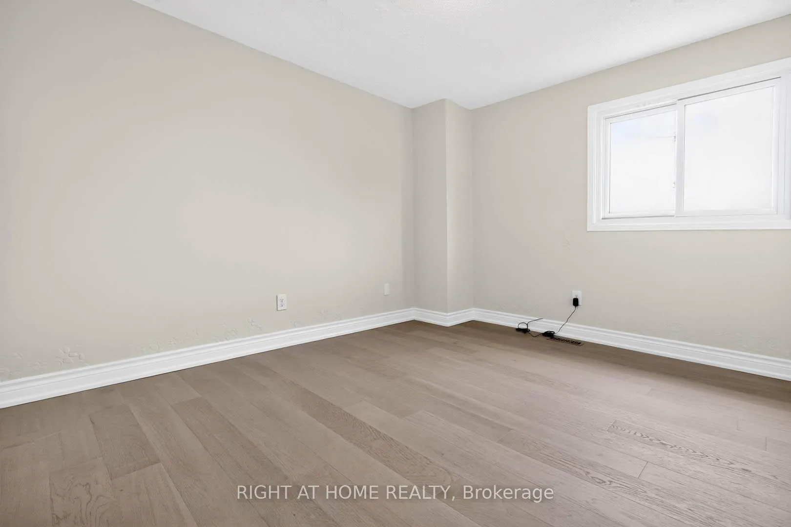 Photo 24 of 247 Glenn Hawthorne Boulevard, Mississauga, Hurontario — HOMEH