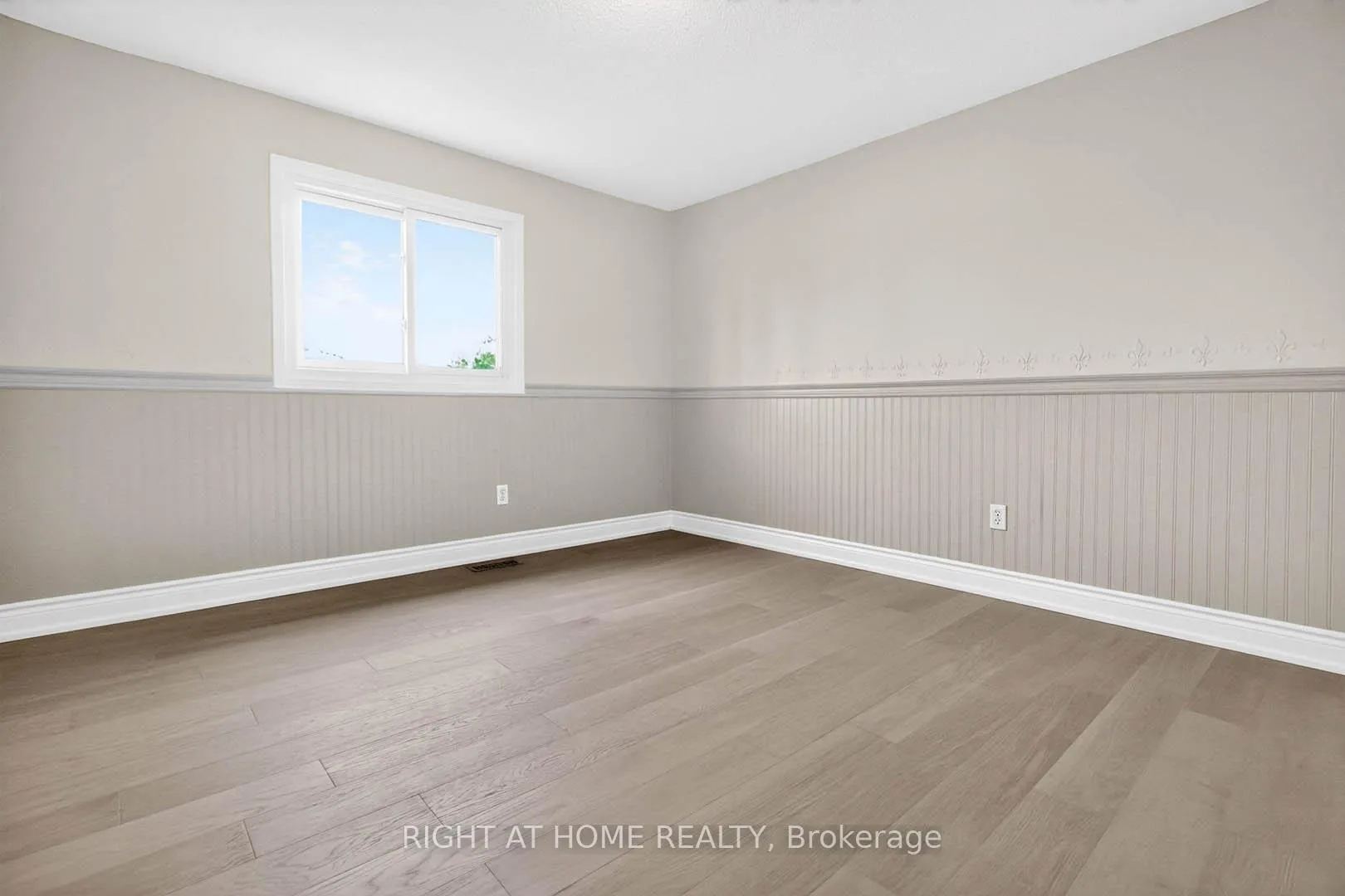 Photo 26 of 247 Glenn Hawthorne Boulevard, Mississauga, Hurontario — HOMEH