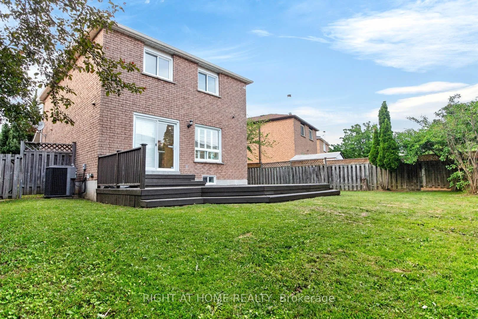 Photo 36 of 247 Glenn Hawthorne Boulevard, Mississauga, Hurontario — HOMEH
