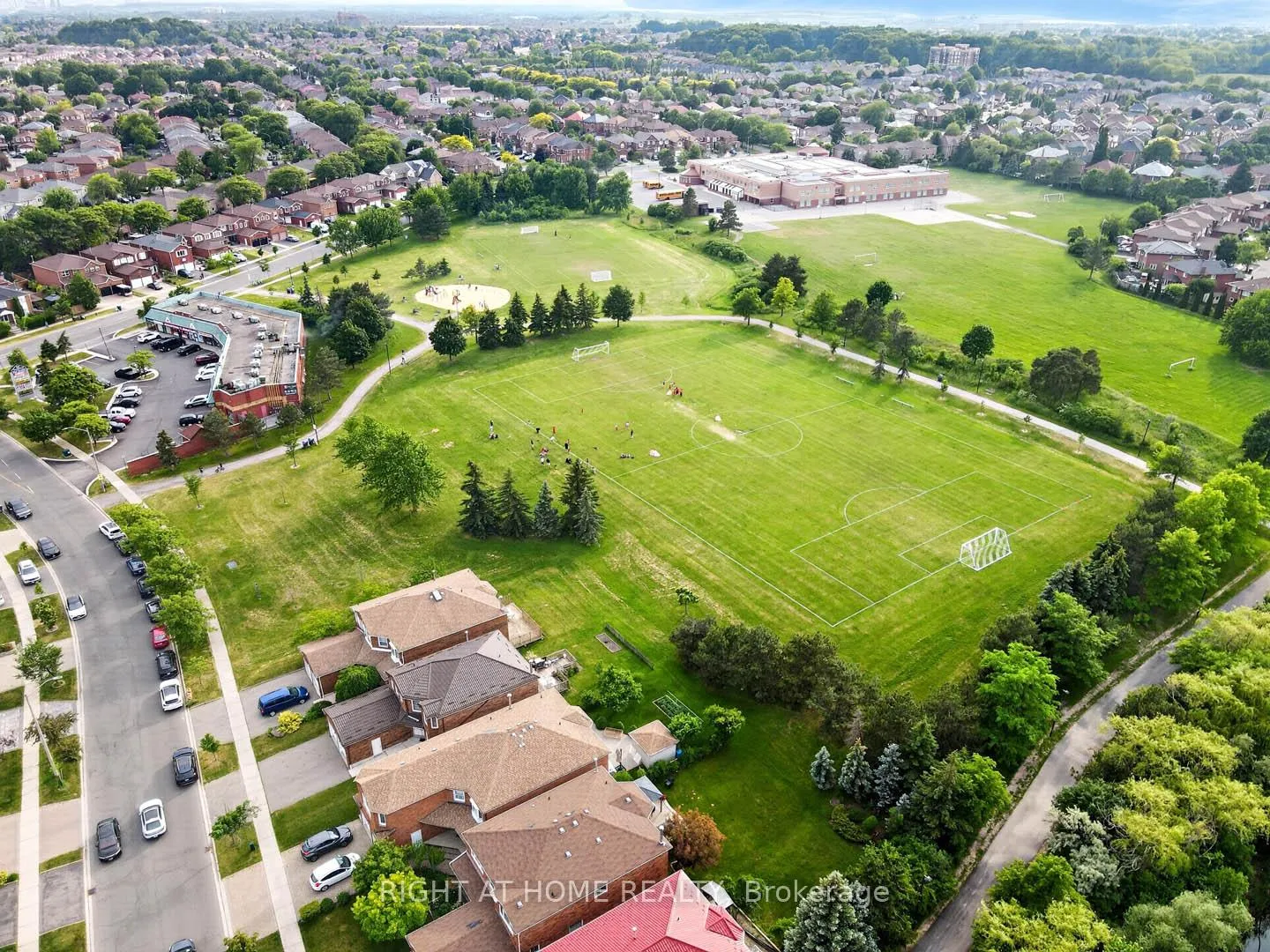 Photo 39 of 247 Glenn Hawthorne Boulevard, Mississauga, Hurontario — HOMEH