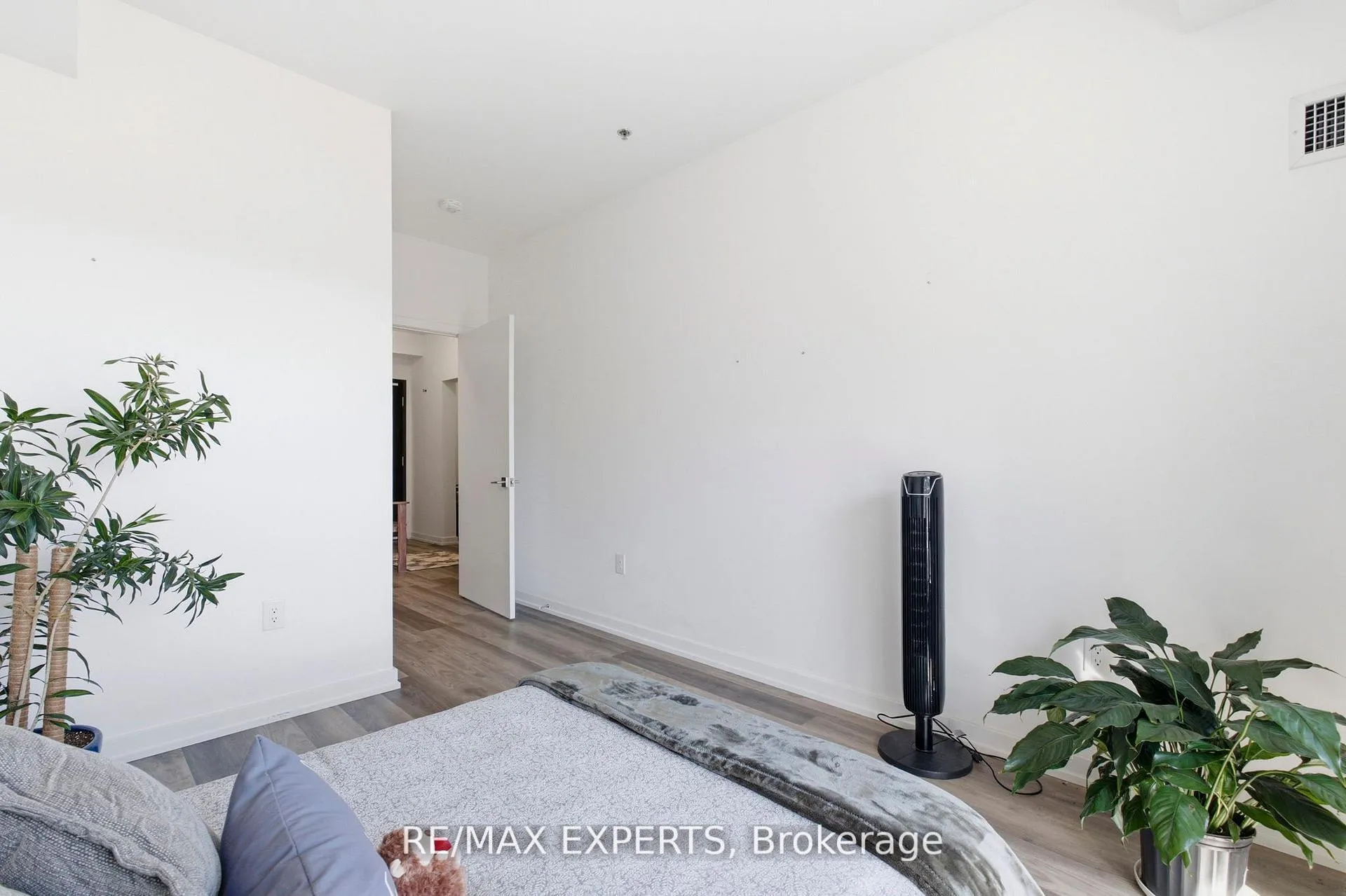 Photo 18 of Unit 325, 430 Essa Road, Barrie, Holly — HOMEH