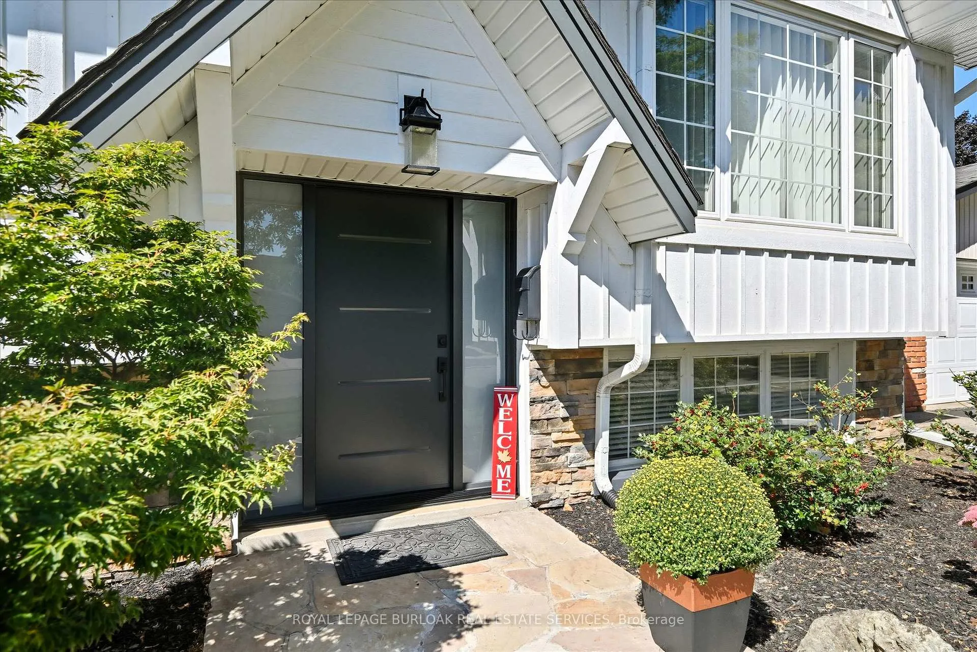 Photo 3 of 3299 Spruce Avenue, Burlington, Roseland — HOMEH