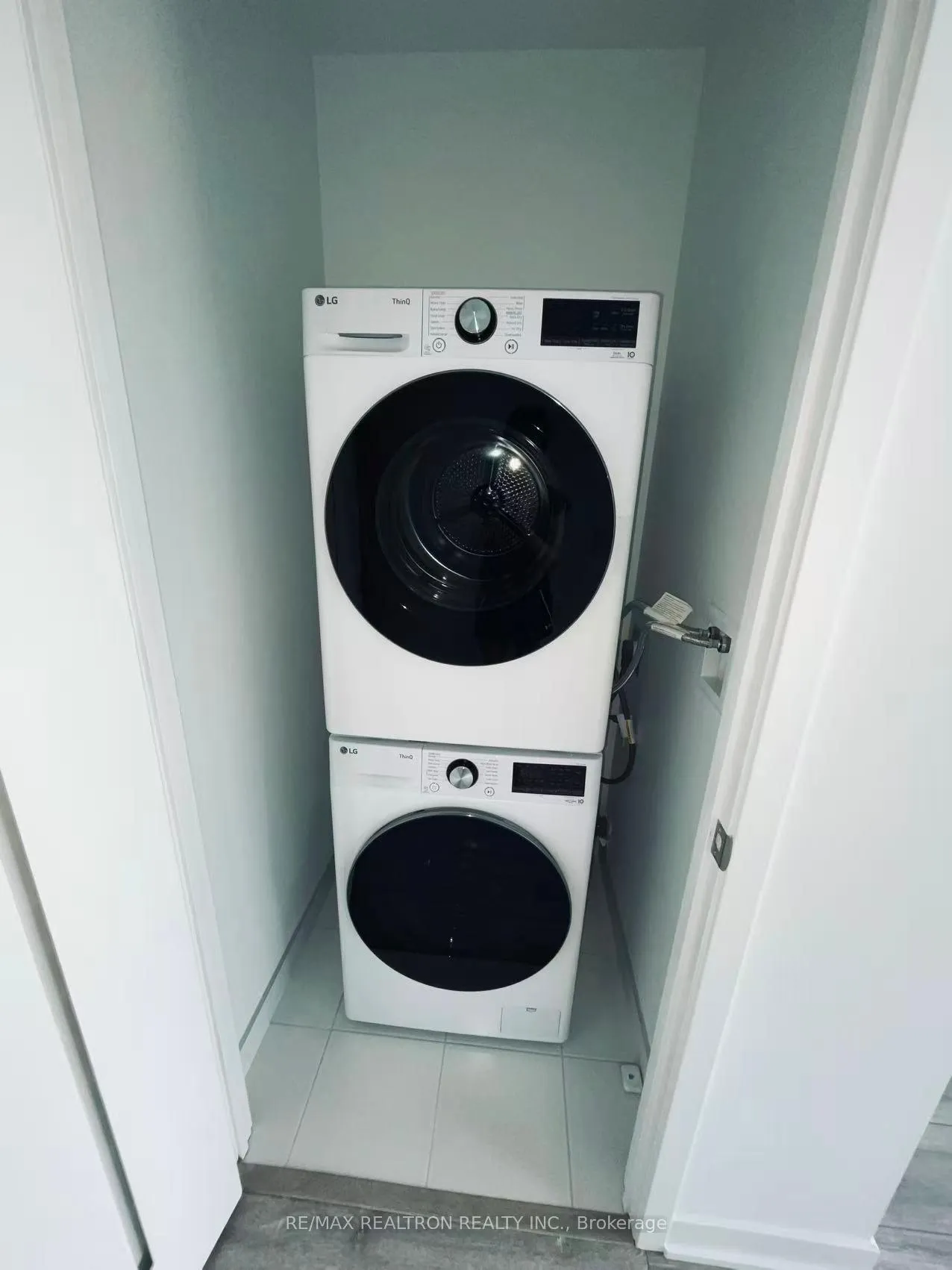 Photo 2 of Unit 1710, 10 Oak Street, Toronto, Regent Park — HOMEH