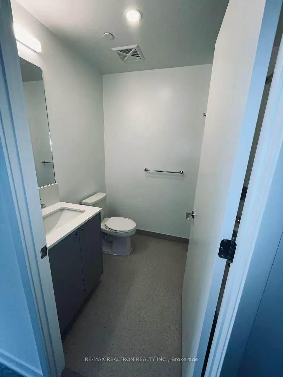 Photo 4 of Unit 1710, 10 Oak Street, Toronto, Regent Park — HOMEH
