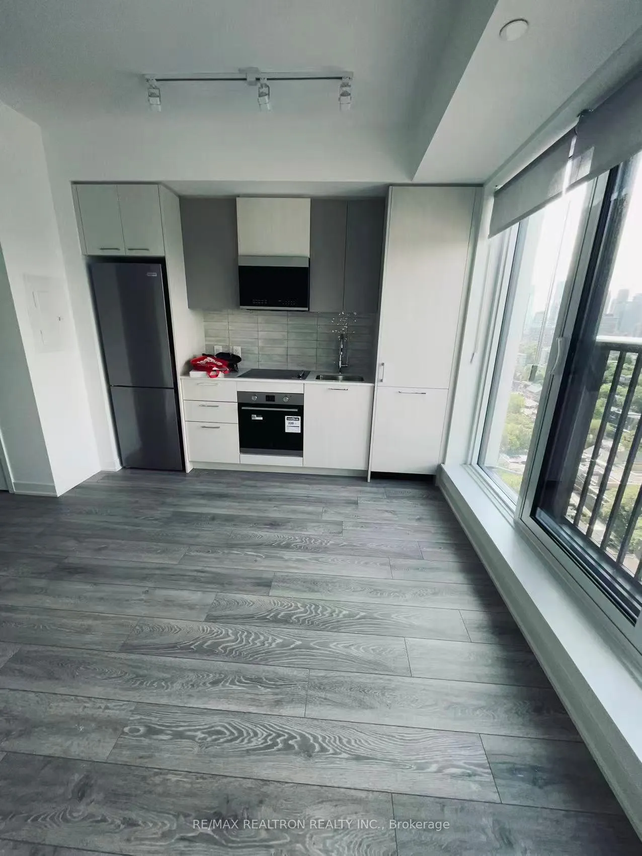 Photo 9 of Unit 1710, 10 Oak Street, Toronto, Regent Park — HOMEH