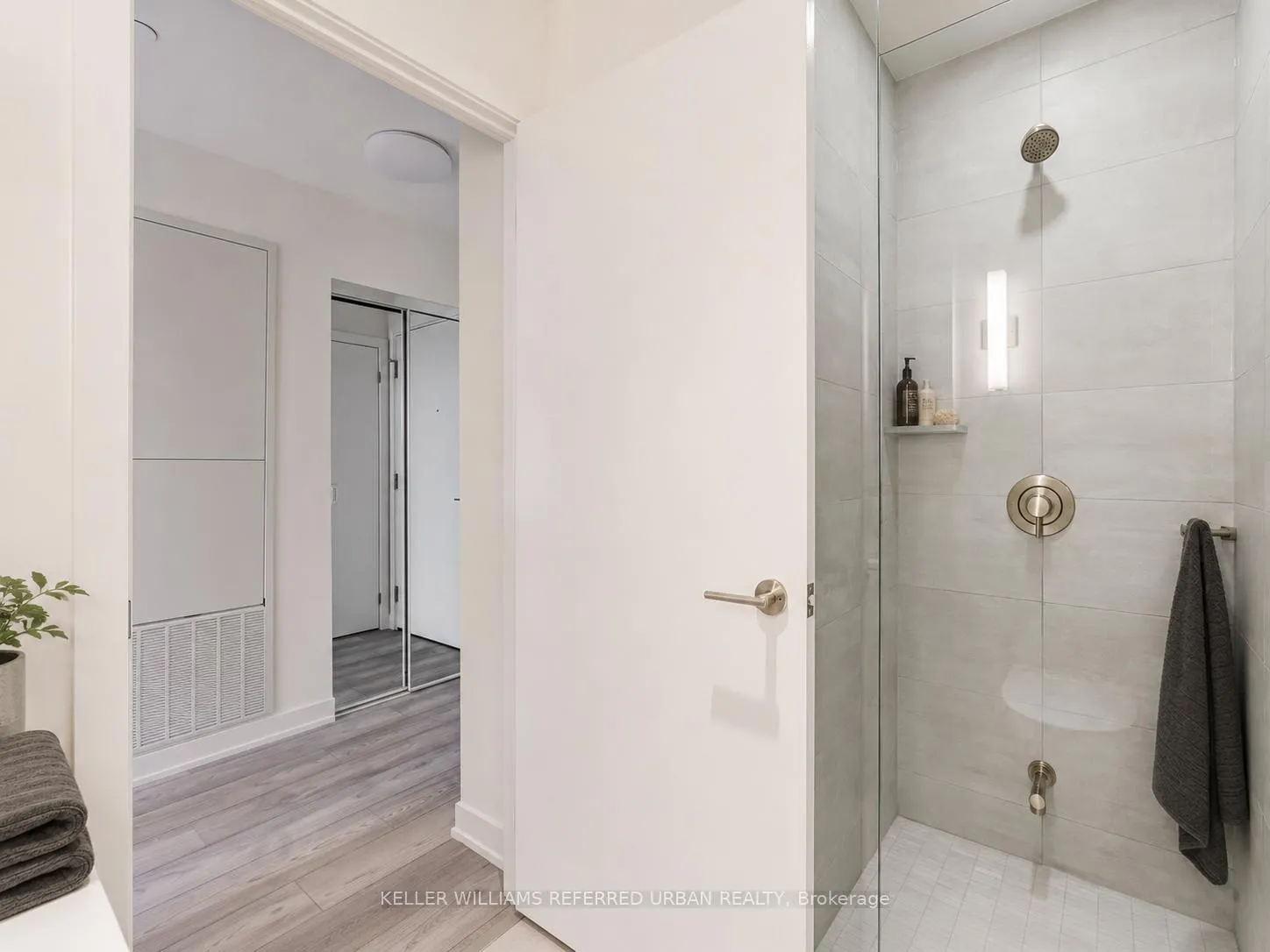 Photo 7 of Unit 710, 110 Broadway Avenue, Toronto, Mount Pleasant West — HOMEH