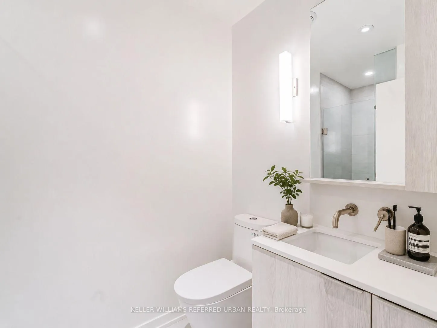 Photo 8 of Unit 710, 110 Broadway Avenue, Toronto, Mount Pleasant West — HOMEH