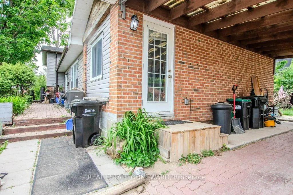 Photo 4 of 54 Springdale Drive, Barrie, Cundles East — HOMEH