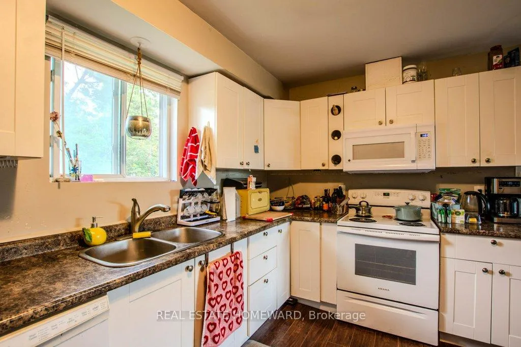 Photo 18 of 54 Springdale Drive, Barrie, Cundles East — HOMEH