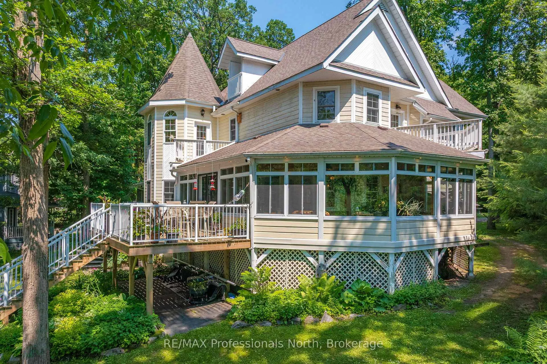Photo of 22 Knowles Crescent E