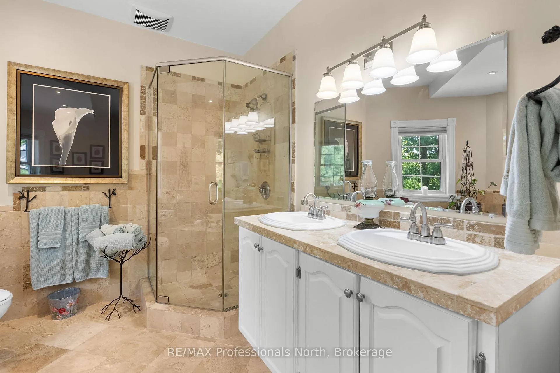 Photo 52 of 22 Knowles Crescent E, Seguin — HOMEH