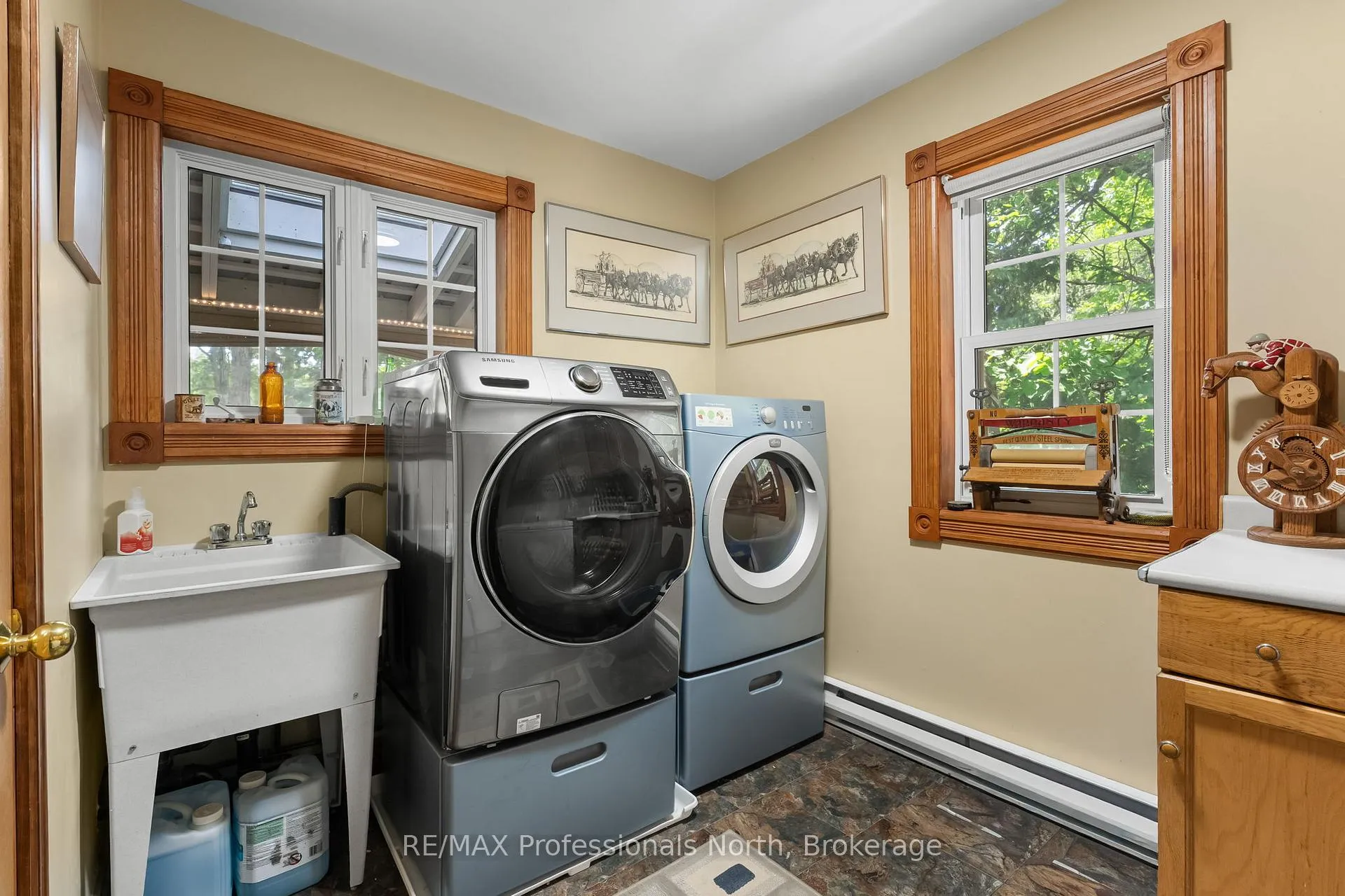 Photo 65 of 22 Knowles Crescent E, Seguin — HOMEH