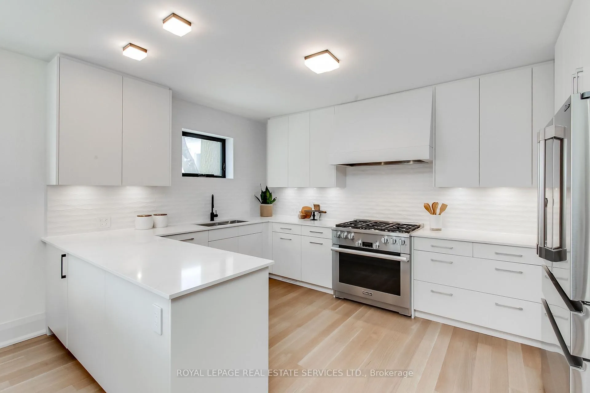 Photo 6 of 126 Hudson Drive, Toronto, Rosedale-Moore Park — HOMEH