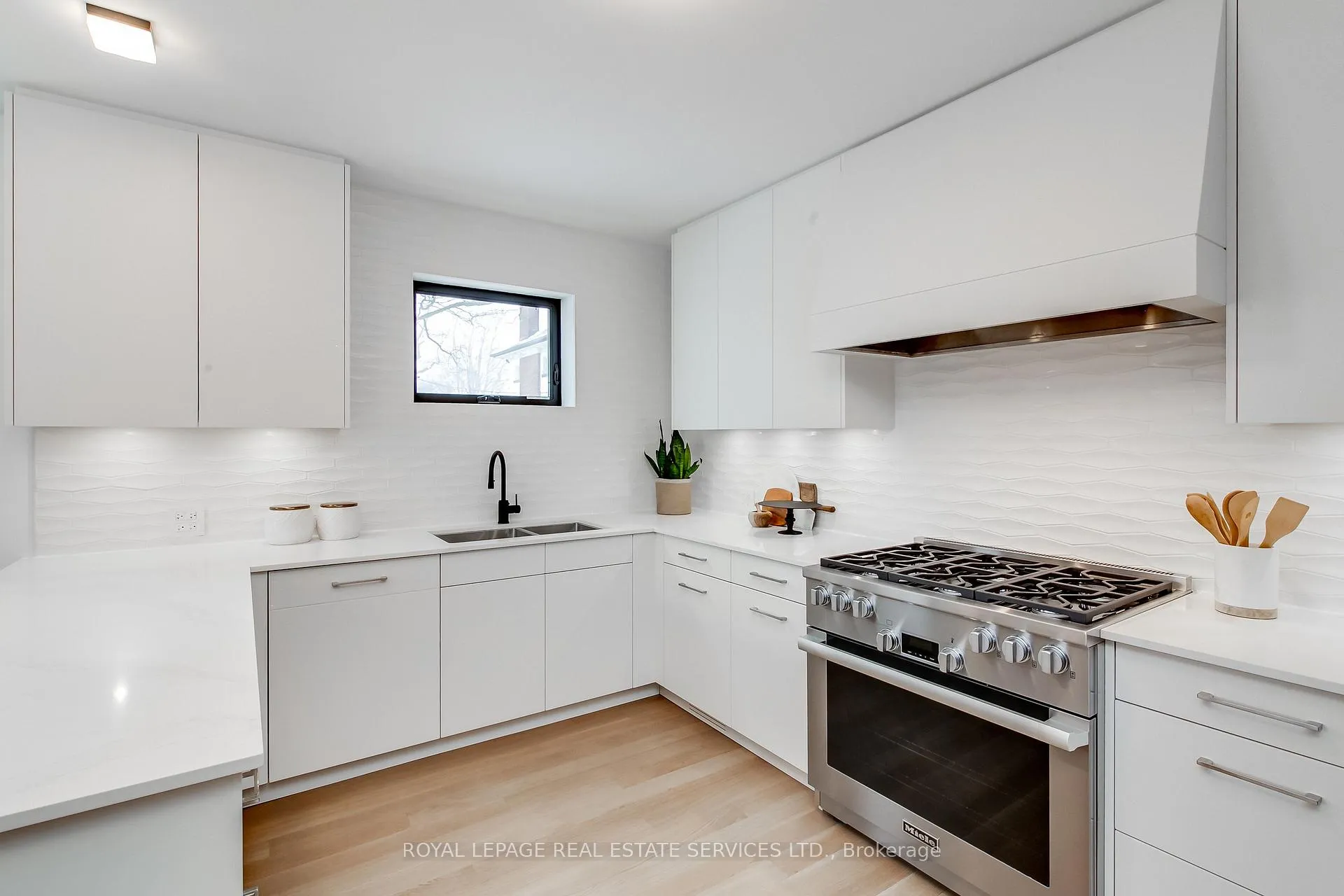 Photo 7 of 126 Hudson Drive, Toronto, Rosedale-Moore Park — HOMEH