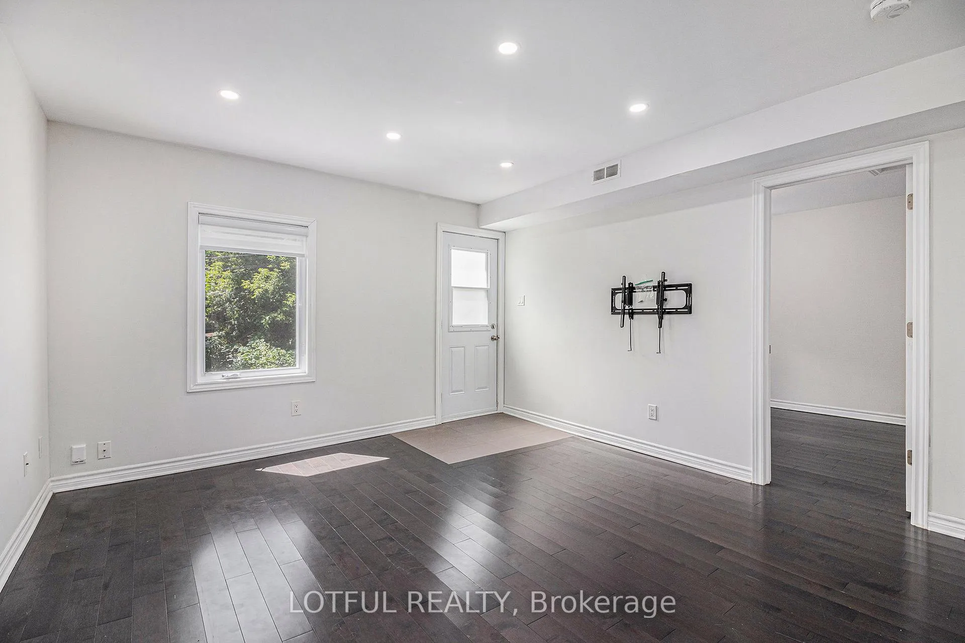 Photo 3 of Unit 2, 278 Shakespeare Street, Ottawa, Vanier — HOMEH