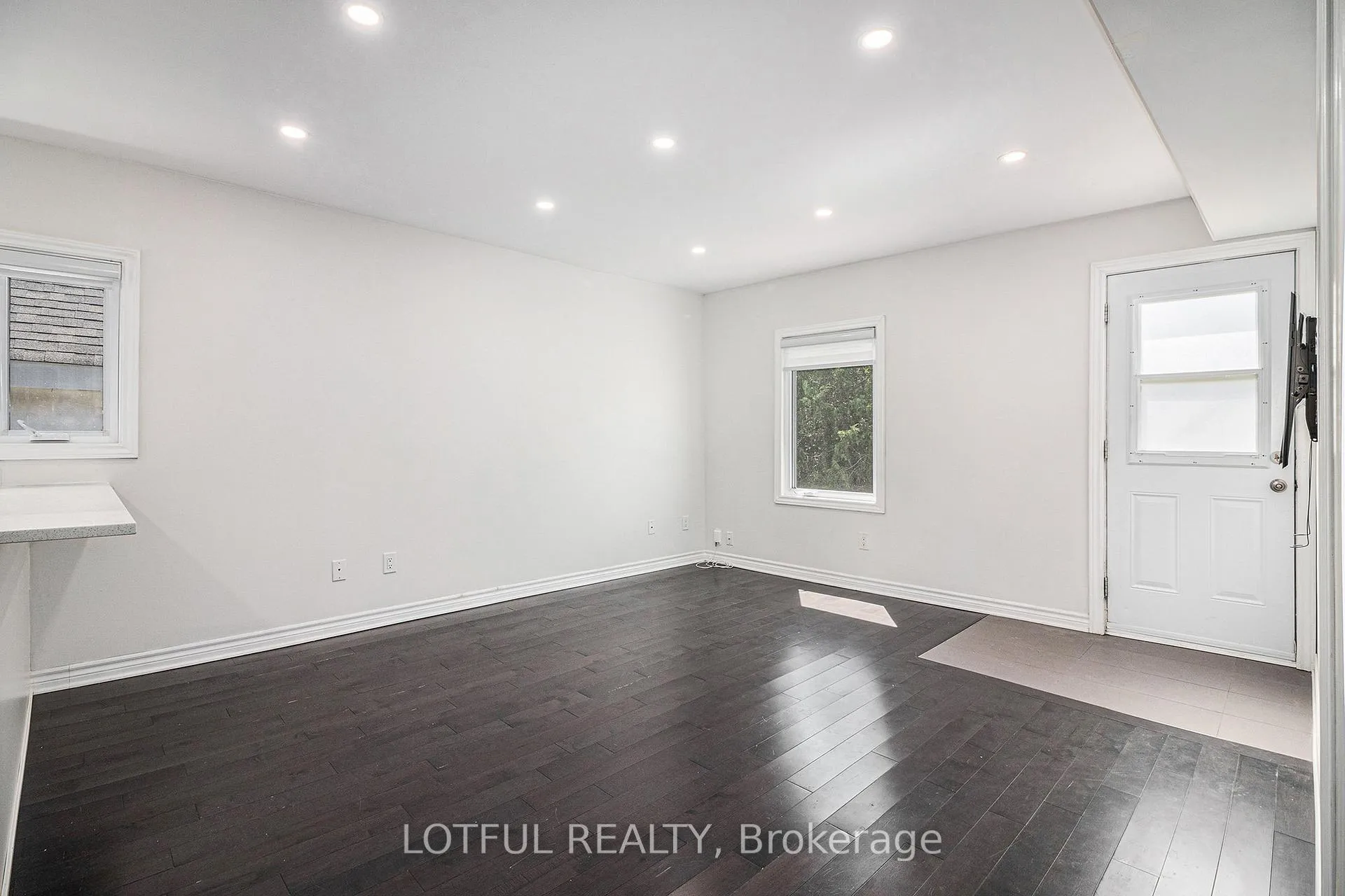 Photo 4 of Unit 2, 278 Shakespeare Street, Ottawa, Vanier — HOMEH