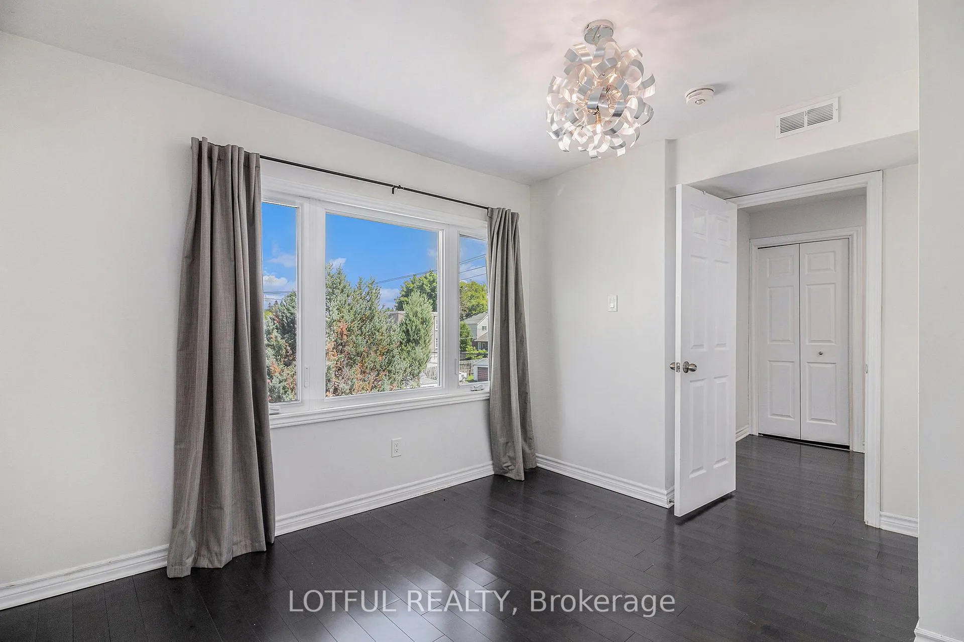 Photo 8 of Unit 2, 278 Shakespeare Street, Ottawa, Vanier — HOMEH