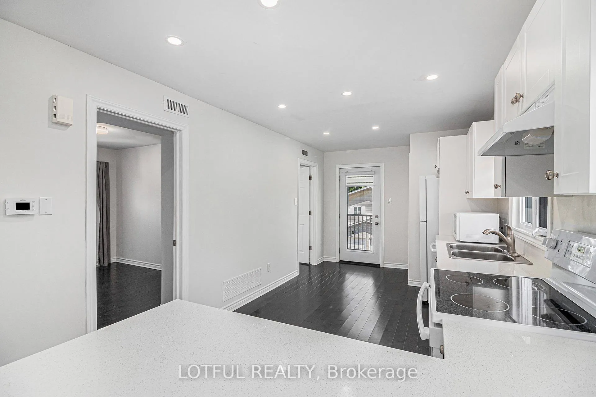 Photo 10 of Unit 2, 278 Shakespeare Street, Ottawa, Vanier — HOMEH