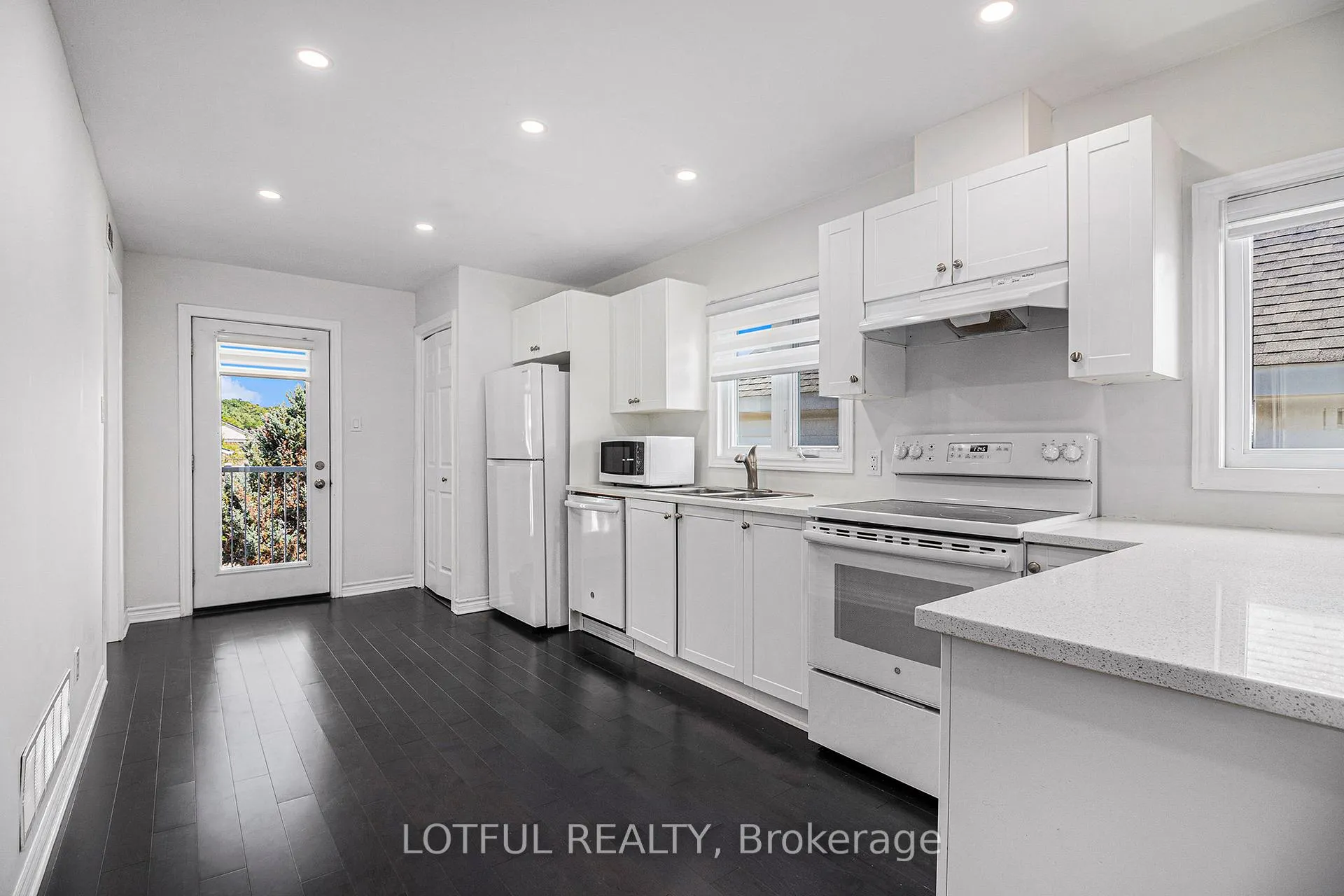 Photo 11 of Unit 2, 278 Shakespeare Street, Ottawa, Vanier — HOMEH