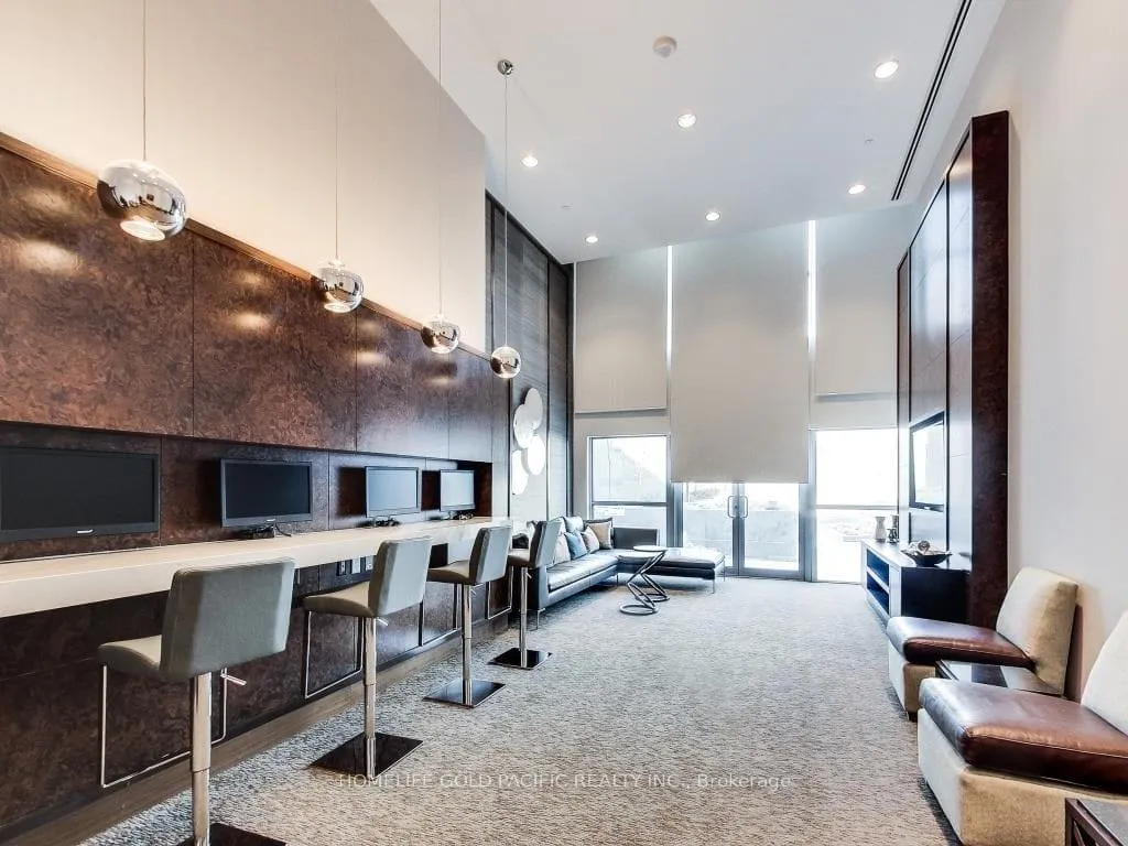 Photo 10 of Unit 1716, 386 Yonge Street, Toronto, Bay Street Corridor — HOMEH