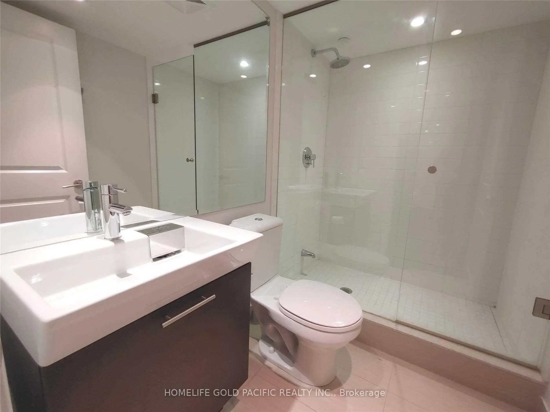 Photo 7 of Unit 1716, 386 Yonge Street, Toronto, Bay Street Corridor — HOMEH