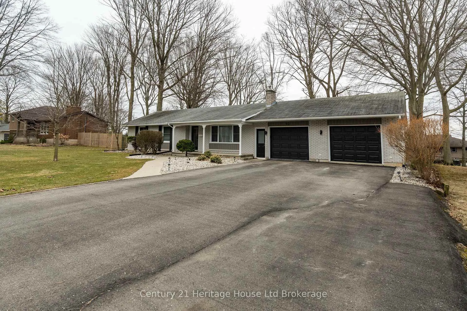 Photo 4 of 93 James Avenue, Tillsonburg — HOMEH