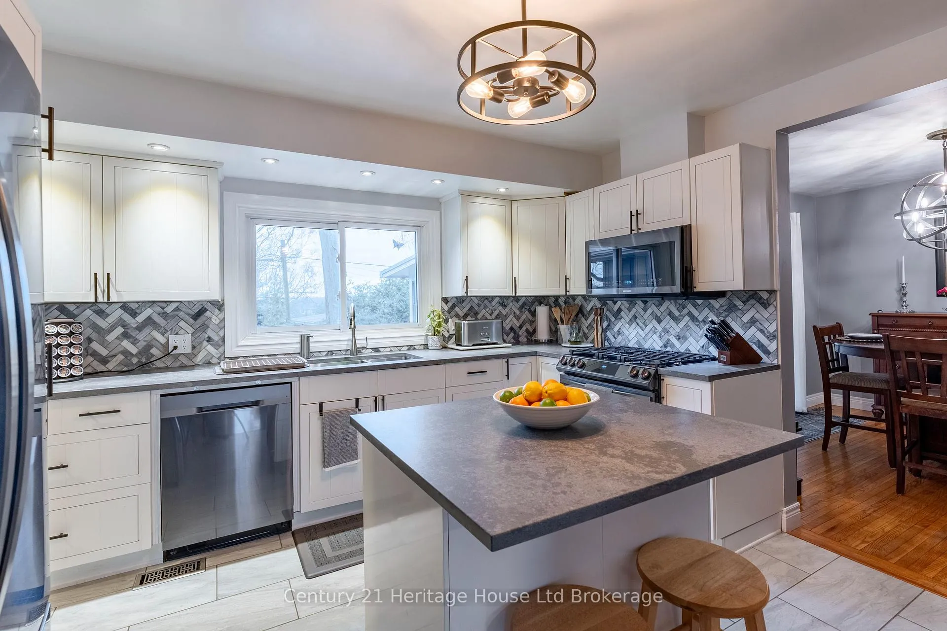 Photo 17 of 93 James Avenue, Tillsonburg — HOMEH