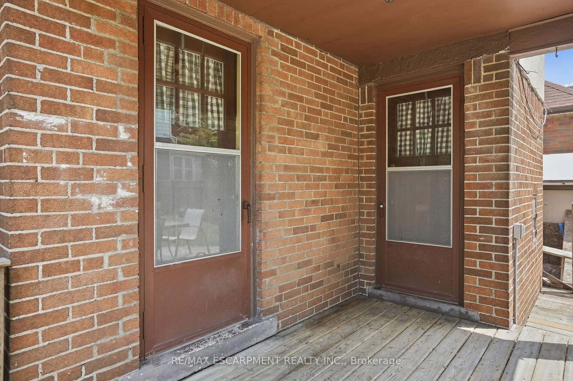 Photo 3 of 1642 King Street E, Hamilton, Delta — HOMEH