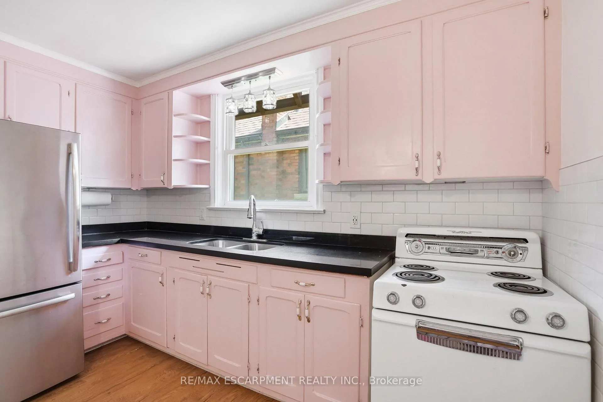 Photo 14 of 1642 King Street E, Hamilton, Delta — HOMEH