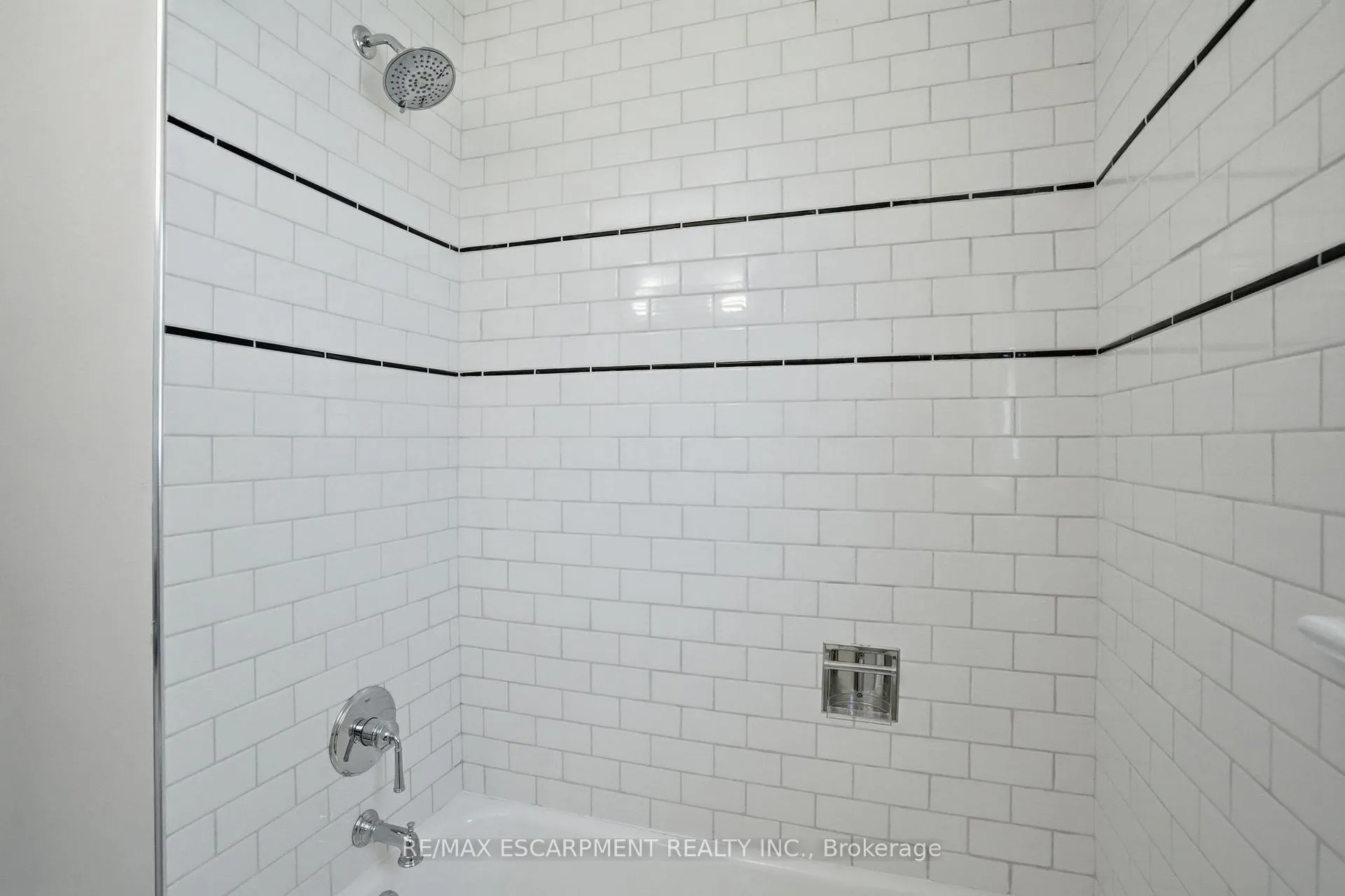 Photo 19 of 1642 King Street E, Hamilton, Delta — HOMEH