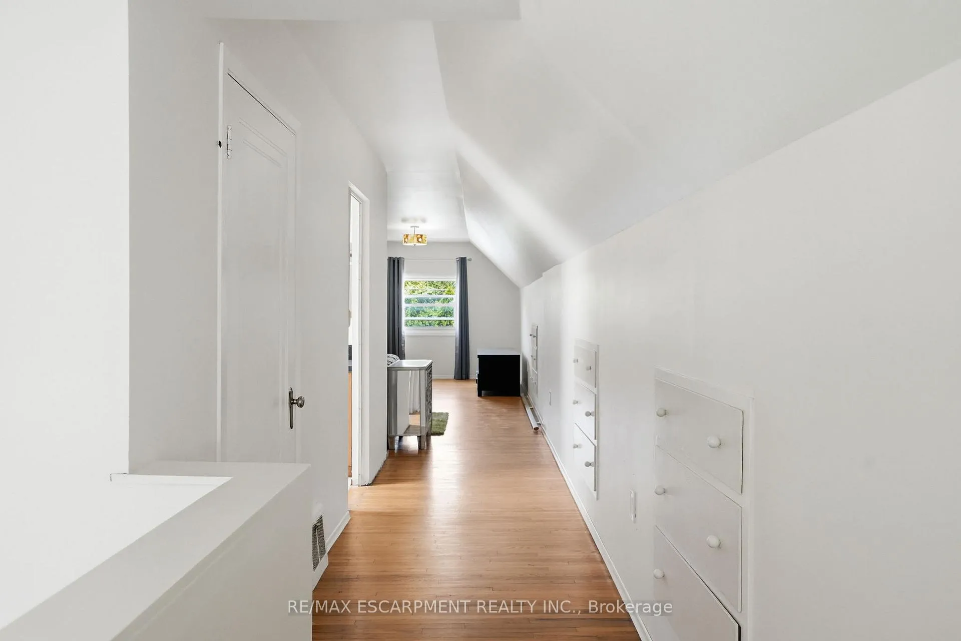 Photo 20 of 1642 King Street E, Hamilton, Delta — HOMEH
