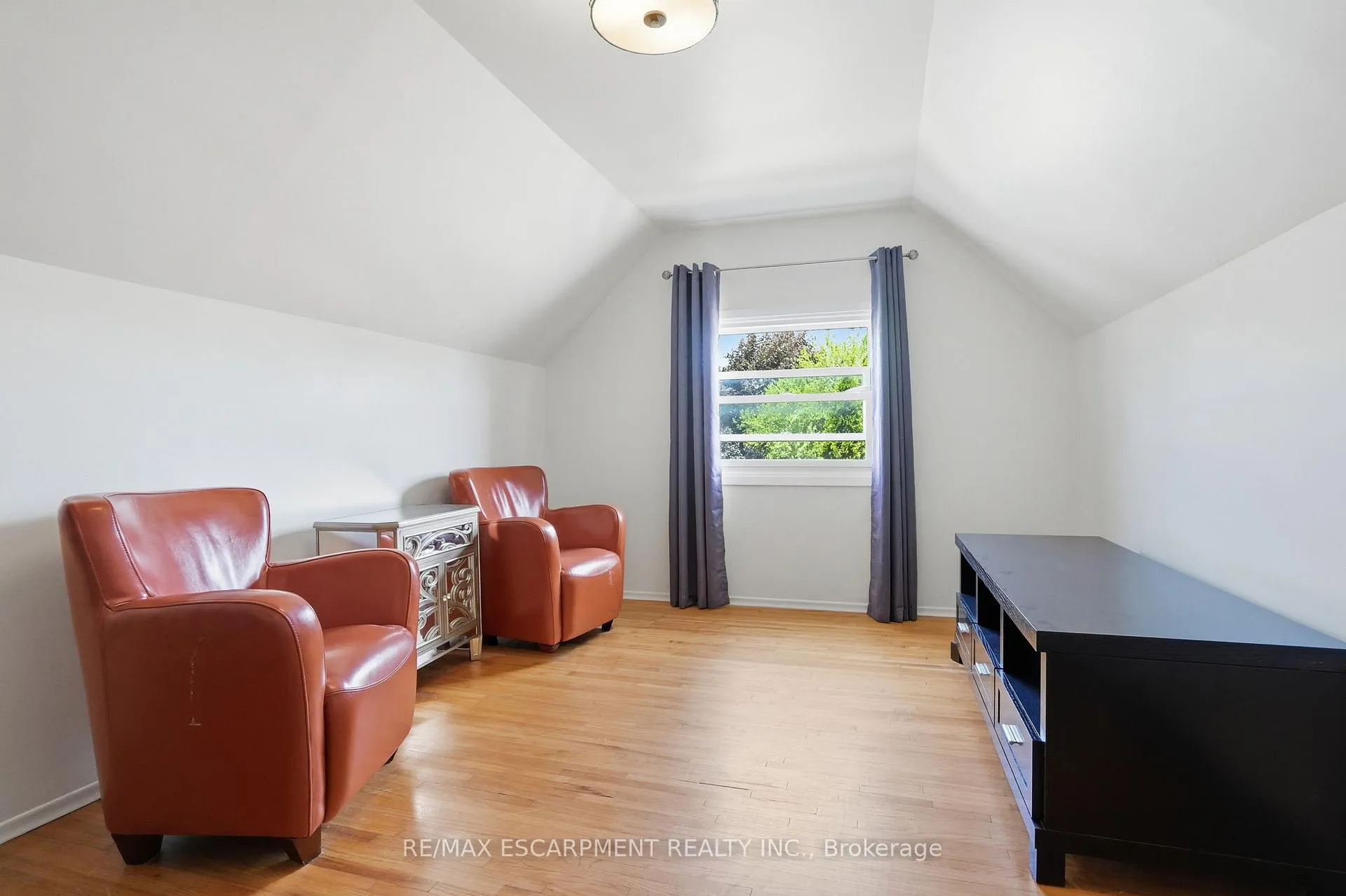 Photo 22 of 1642 King Street E, Hamilton, Delta — HOMEH