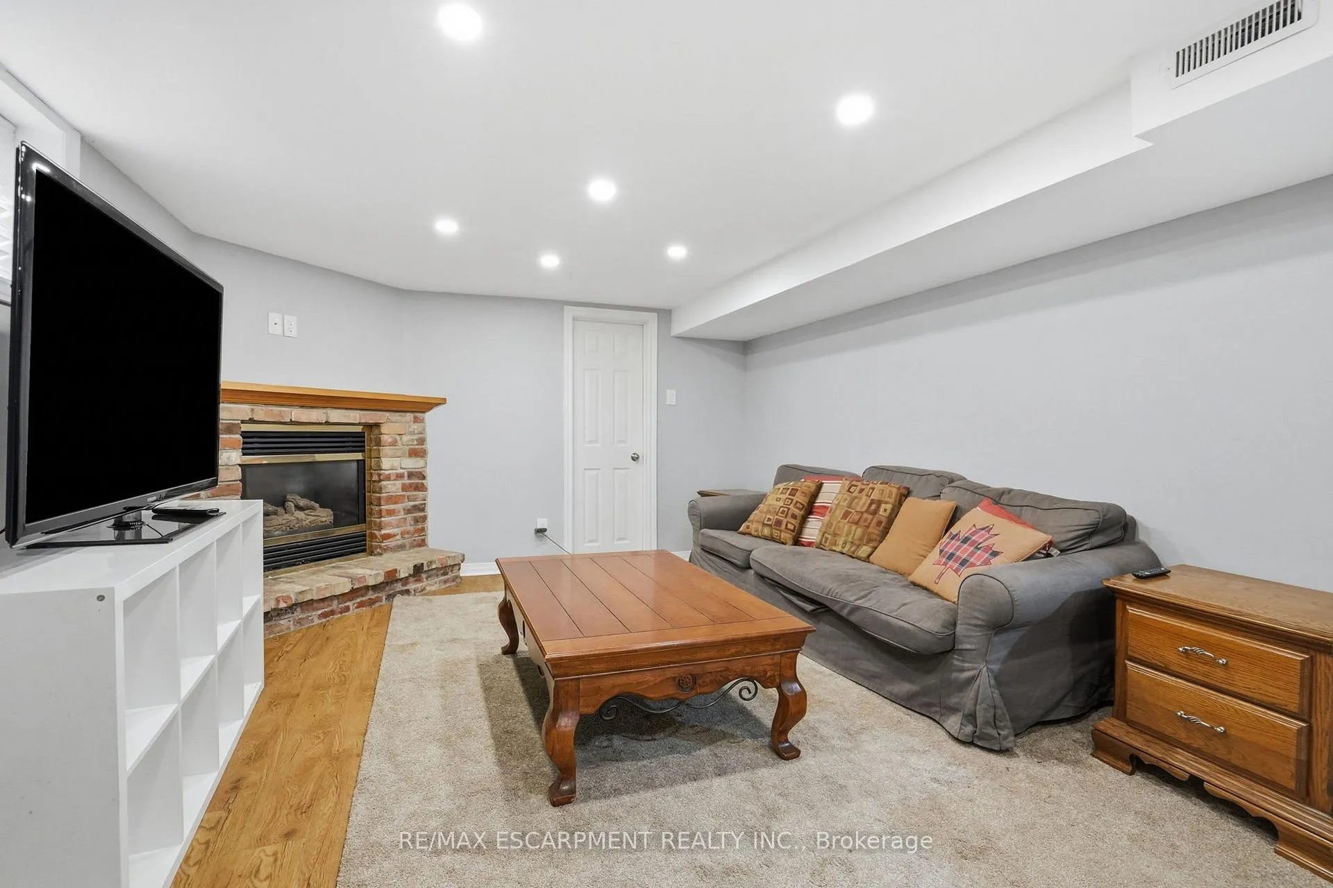 Photo 29 of 1642 King Street E, Hamilton, Delta — HOMEH