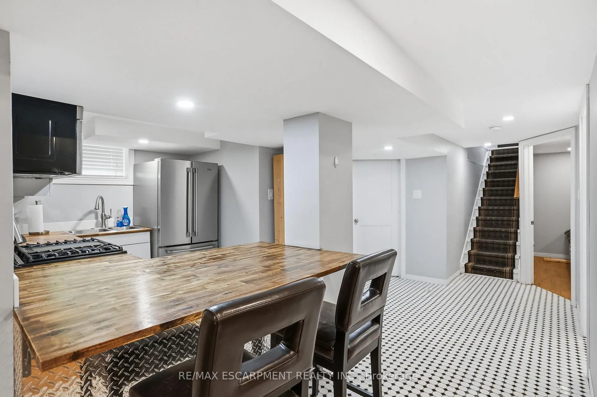 Photo 32 of 1642 King Street E, Hamilton, Delta — HOMEH