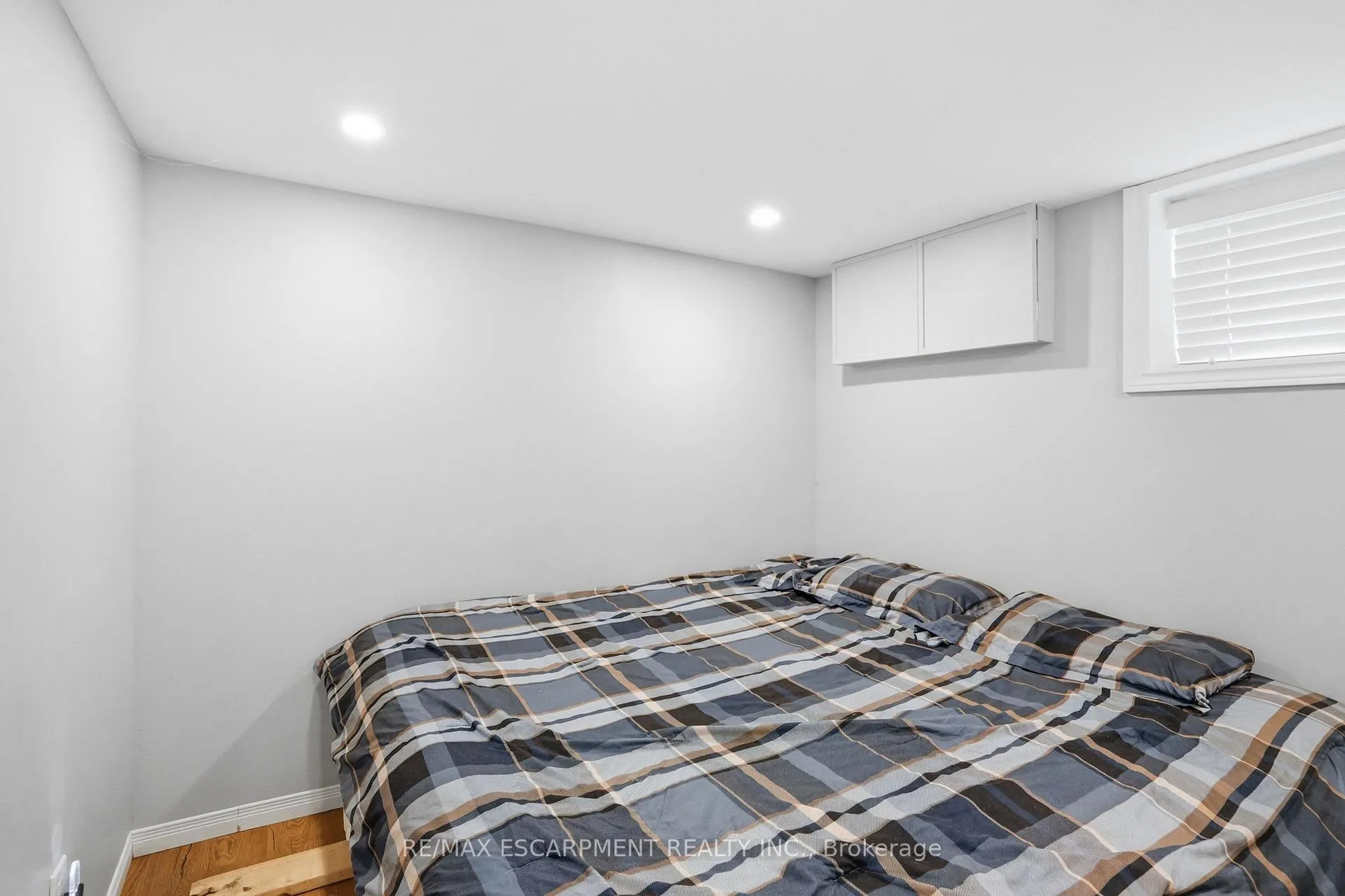 Photo 37 of 1642 King Street E, Hamilton, Delta — HOMEH