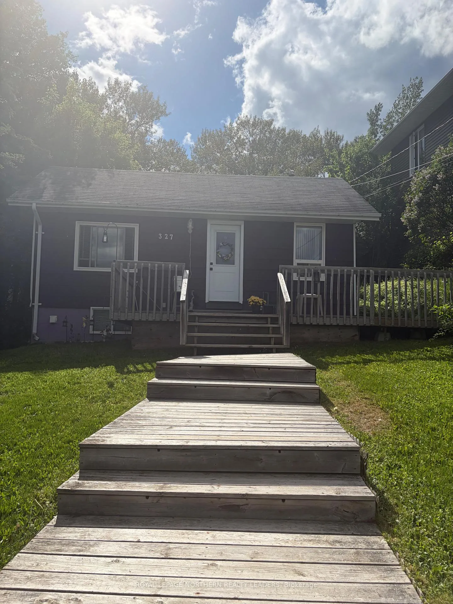 Front of 327 Belleview Street