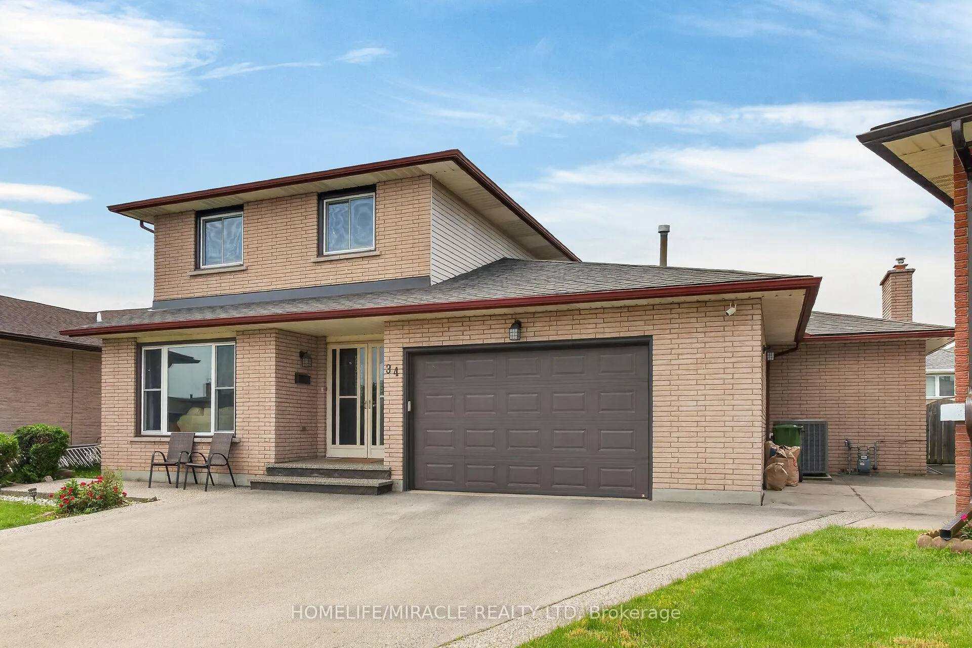 Photo 1 of 34 Capri Crescent, Hamilton, Riverdale — HOMEH