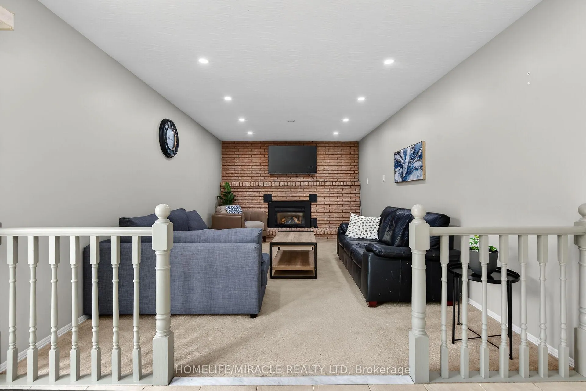 Photo 10 of 34 Capri Crescent, Hamilton, Riverdale — HOMEH