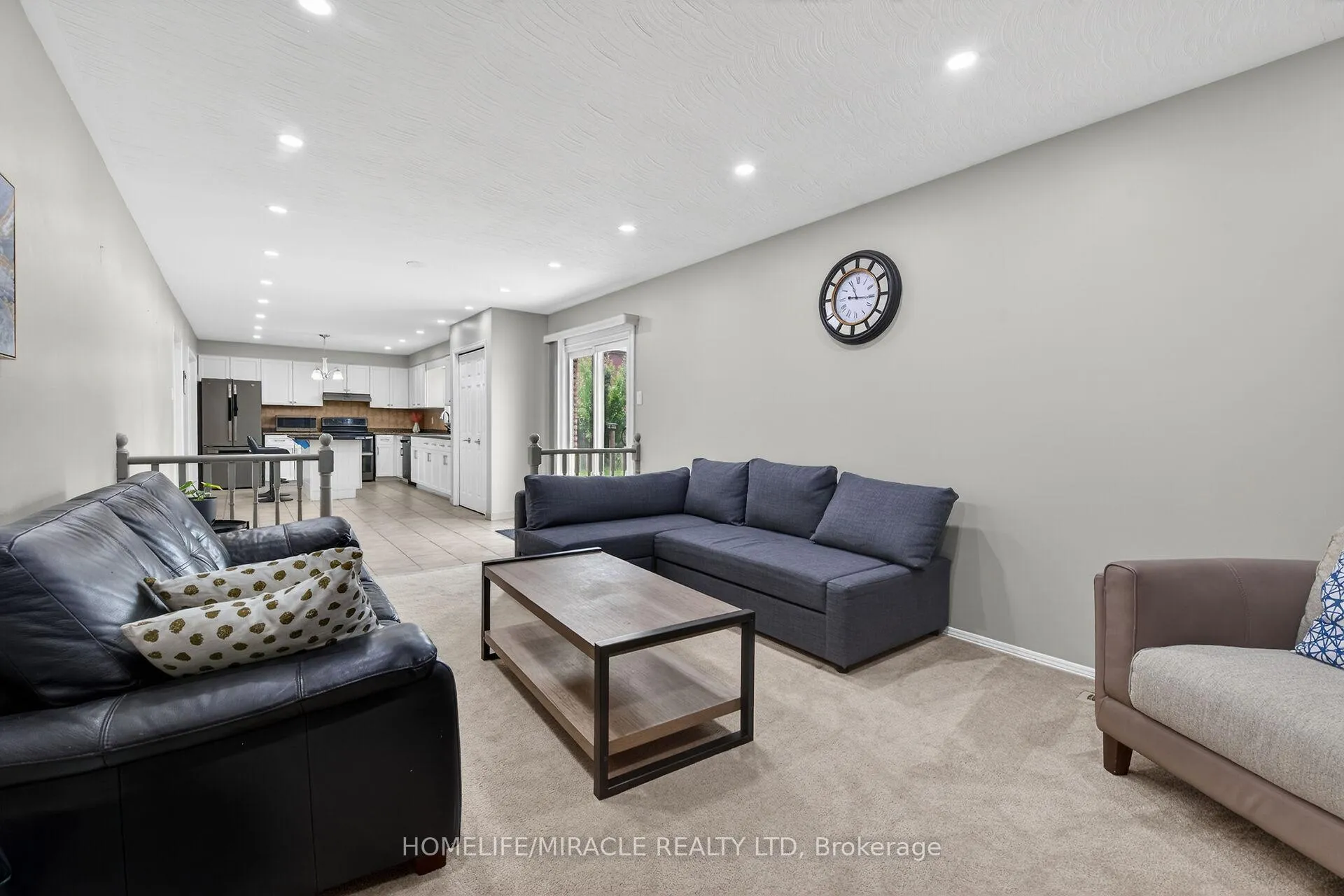 Photo 12 of 34 Capri Crescent, Hamilton, Riverdale — HOMEH