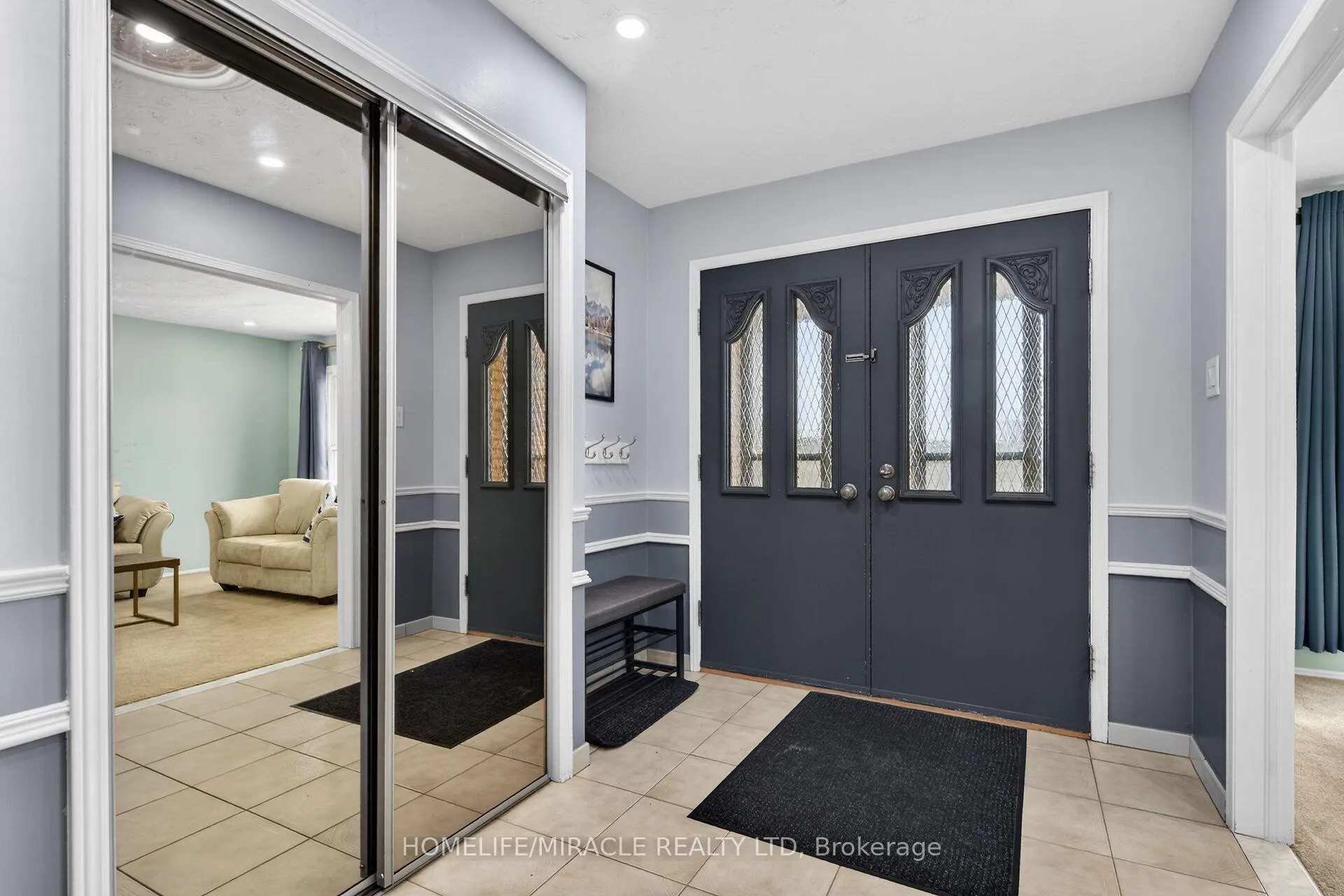 Photo 14 of 34 Capri Crescent, Hamilton, Riverdale — HOMEH