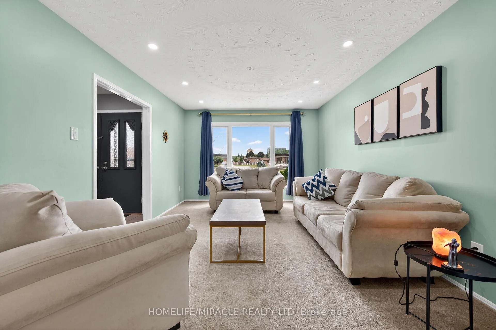 Photo 18 of 34 Capri Crescent, Hamilton, Riverdale — HOMEH